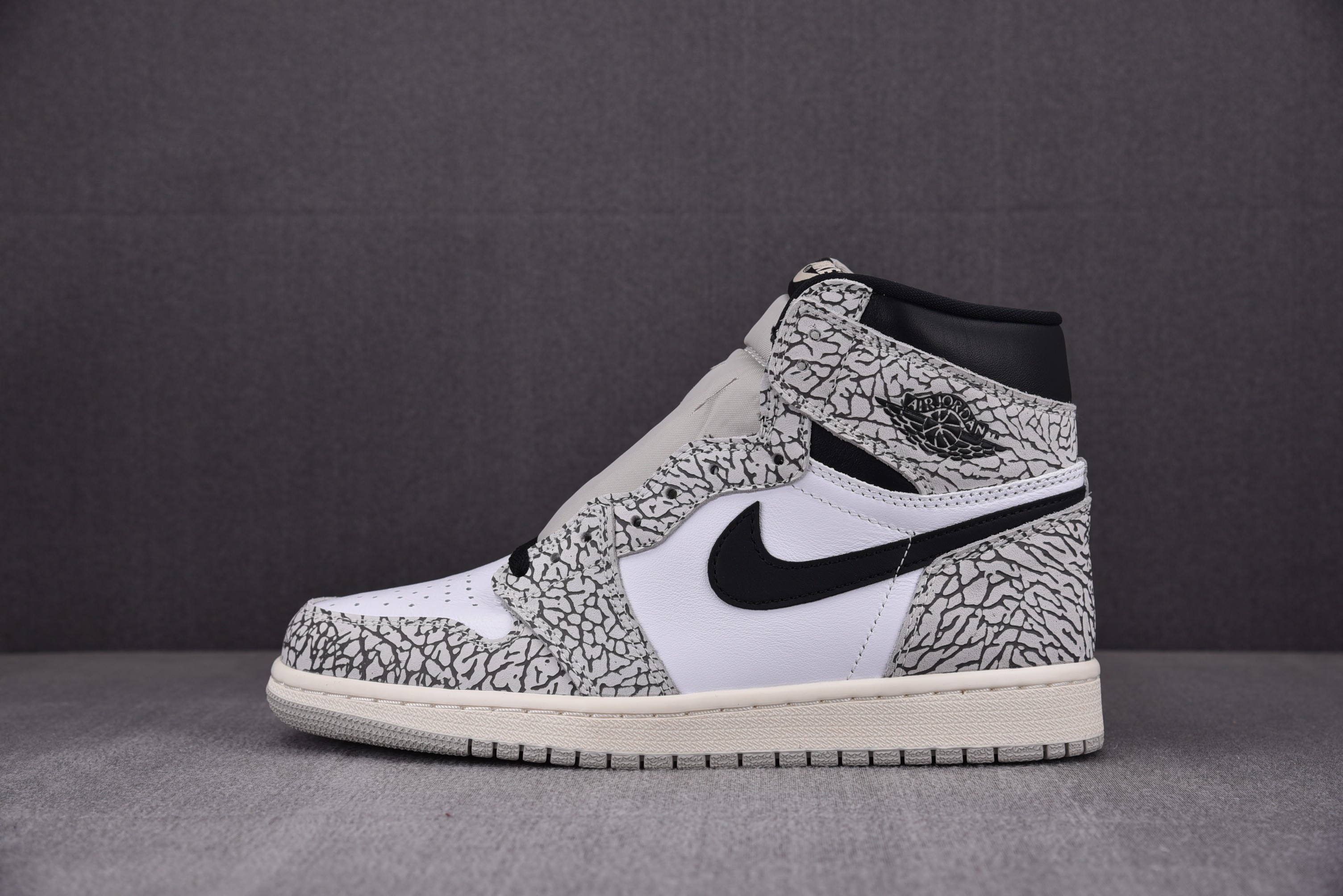 Jordan 1 Retro High OG White Cement