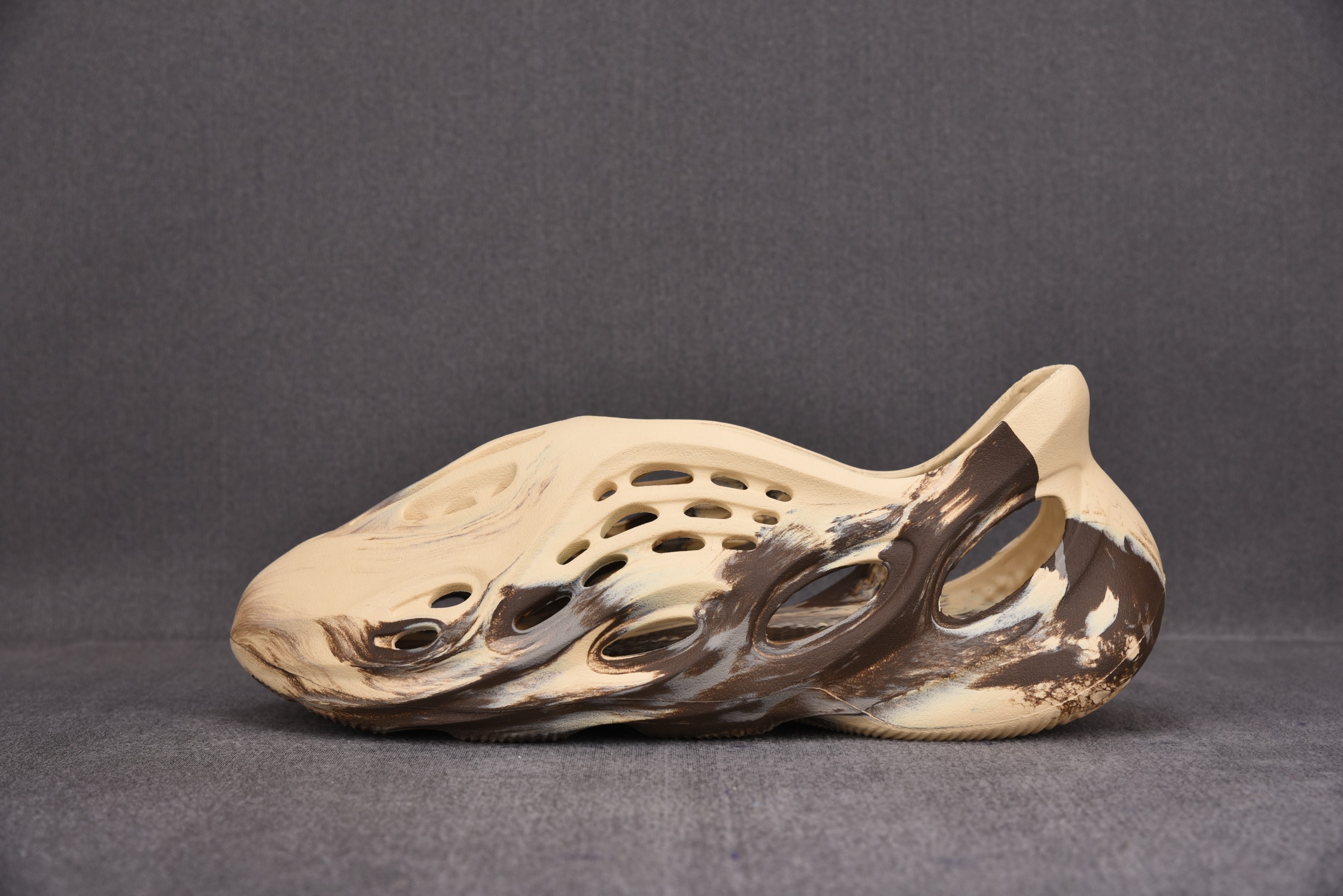 adidas Yeezy Foam RNNR MX Cream Clay (One Size Smaller!!)