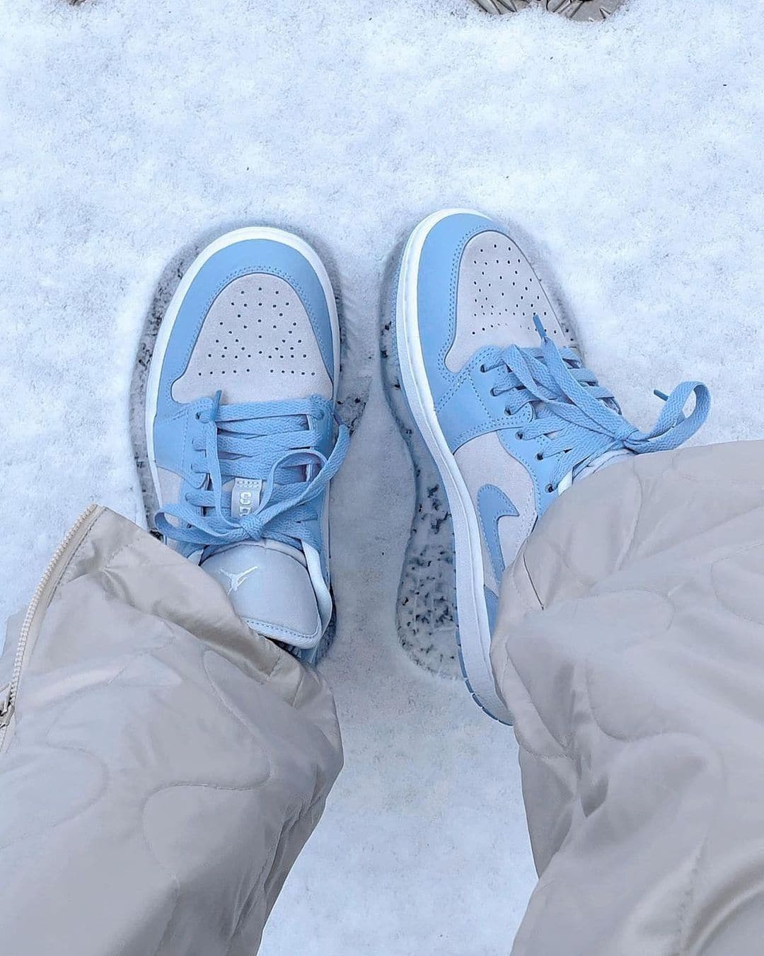 Jordan 1 Low Aluminum (Women Size!!)