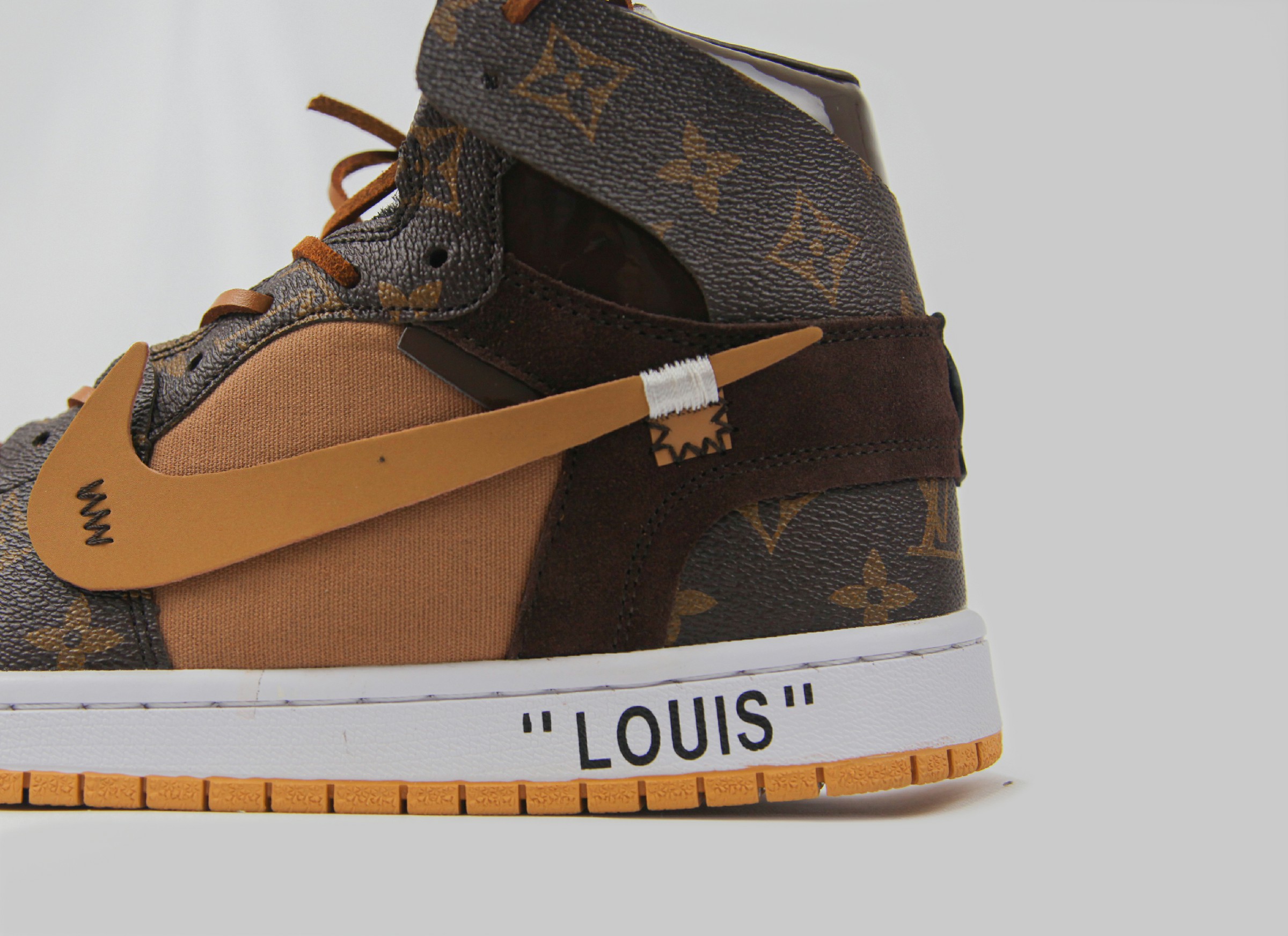 Air Jordan 1 Retro High x Louis Vuitton (Custom)