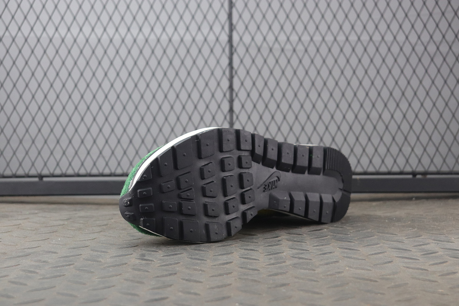 Nike Vaporwaffle sacai Tour Yellow Stadium Green