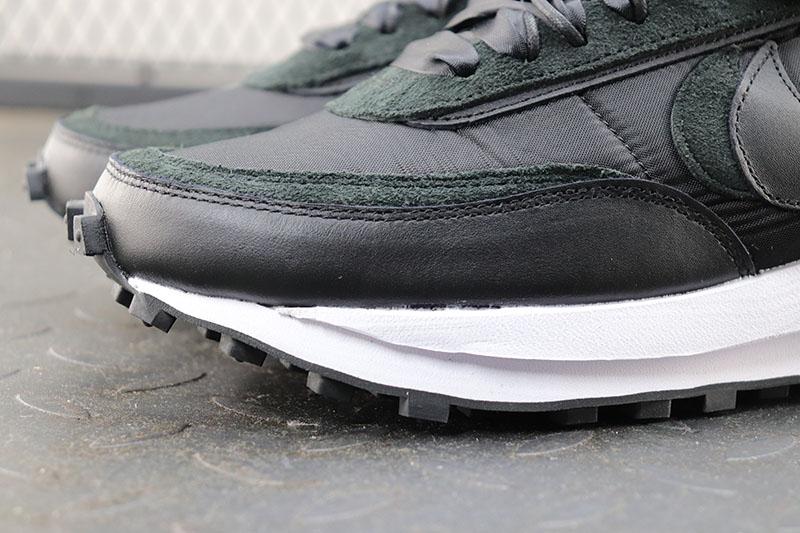 Sacai x Nike LVD Waffle Daybreak 2.0