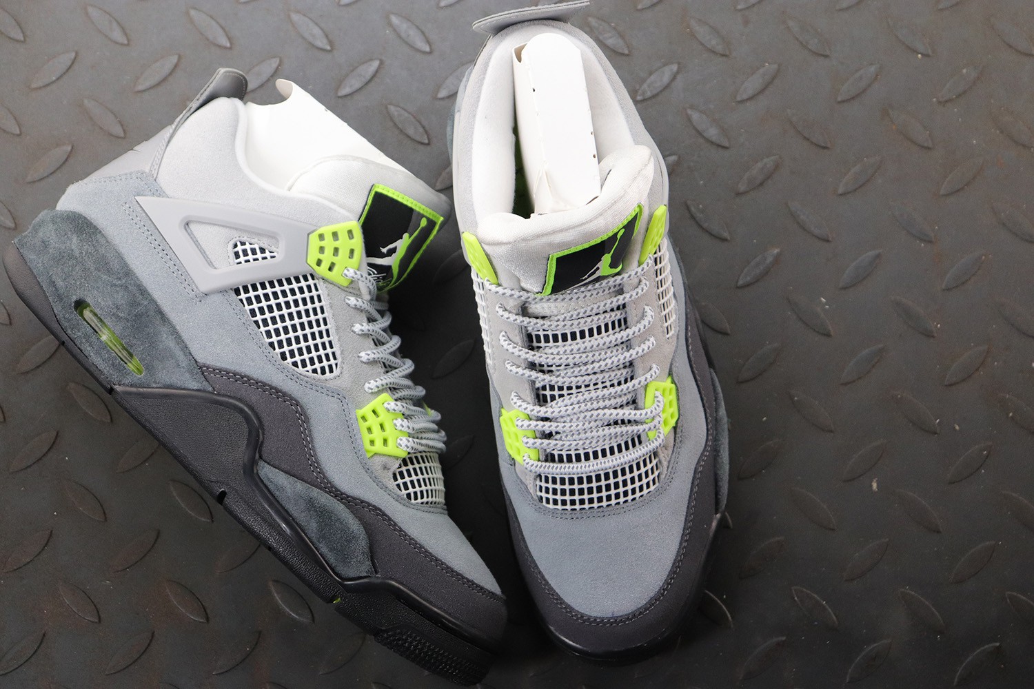 Jordan 4 Retro SE 95 Neon