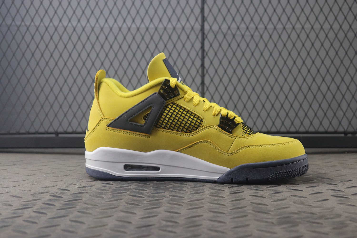 Jordan 4 Retro Lightning