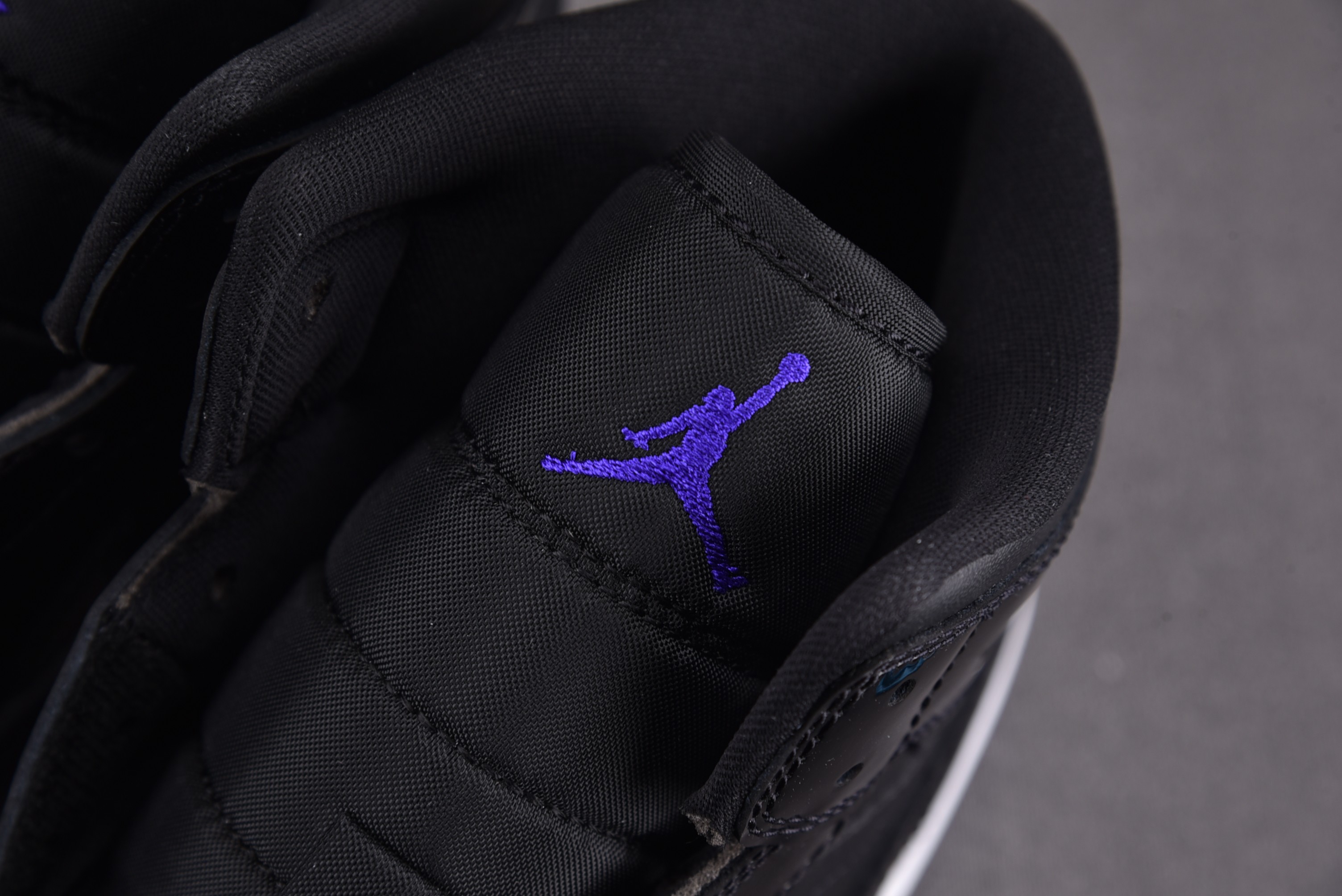 Jordan 1 Mid SE Space Jam