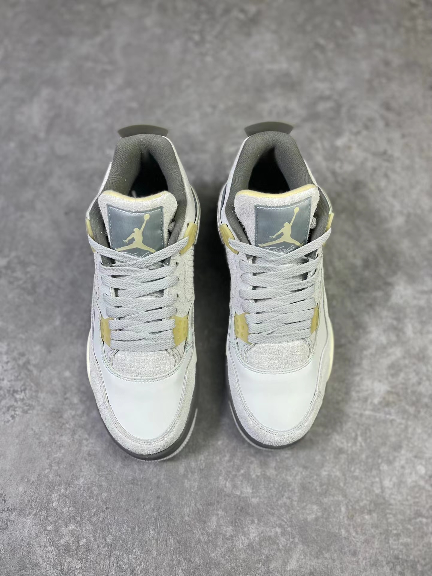 Jordan 4 Retro SE Craft Photon Dust