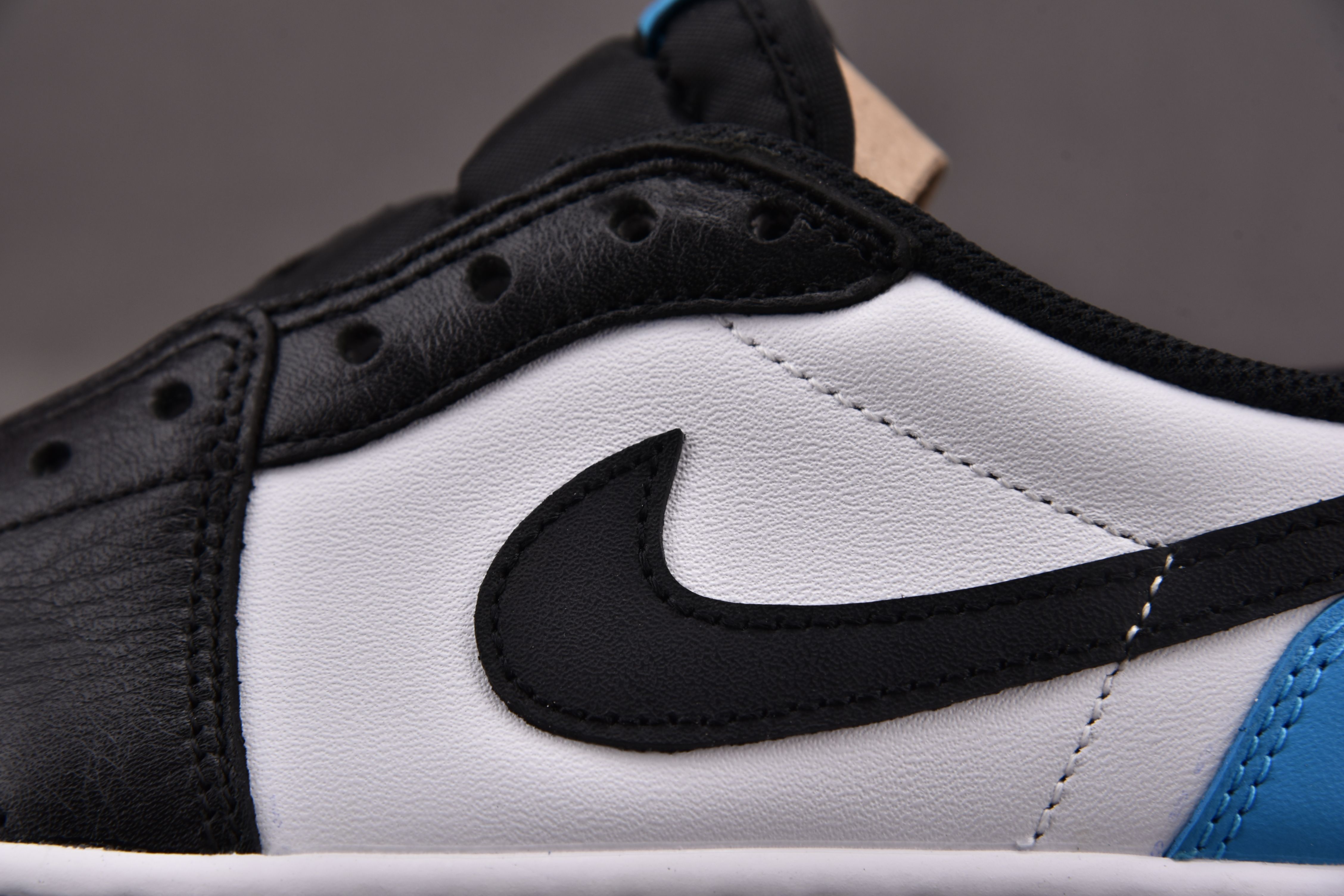 Jordan 1 Retro Low OG UNC