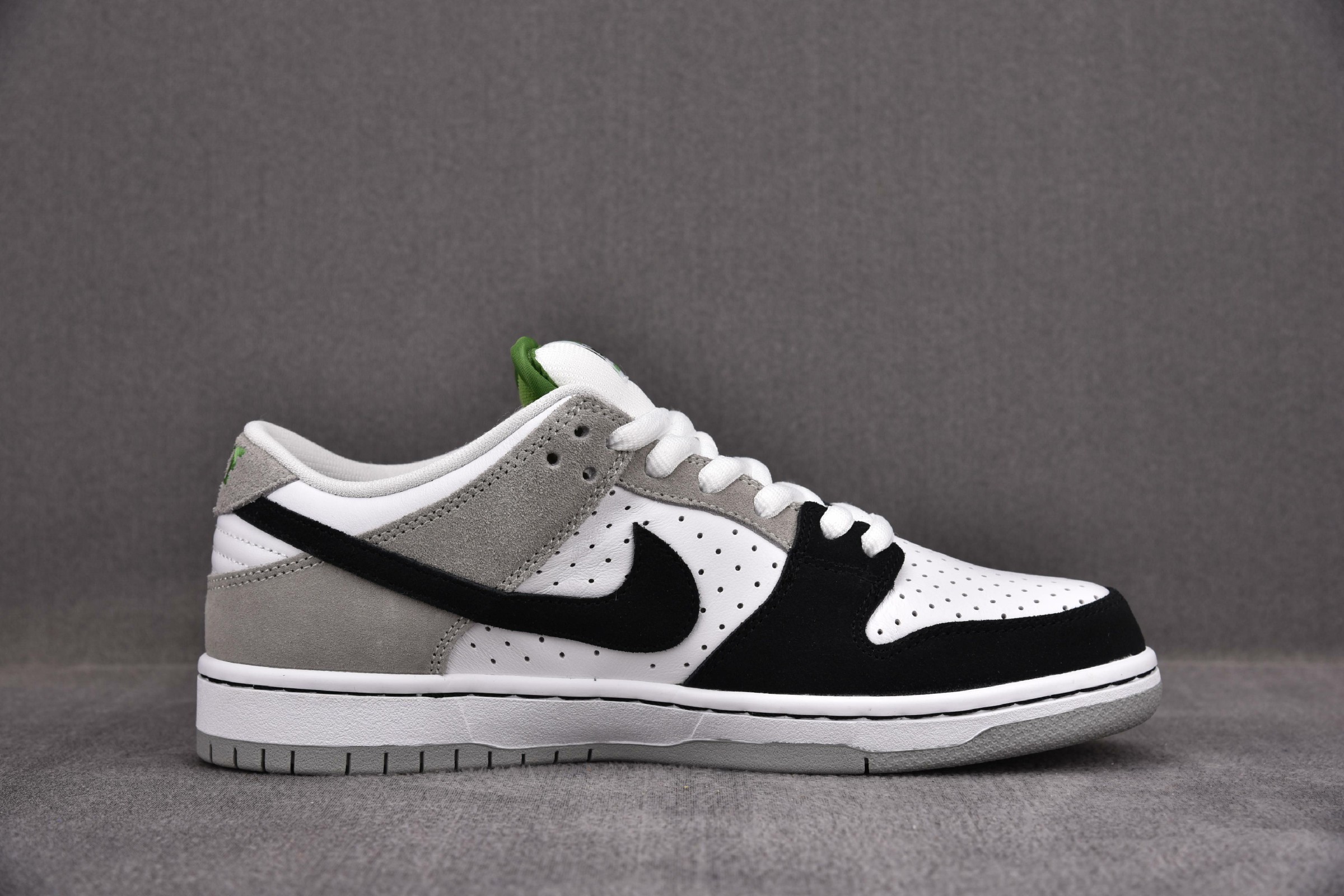 Nike SB Dunk Low Chlorophyll