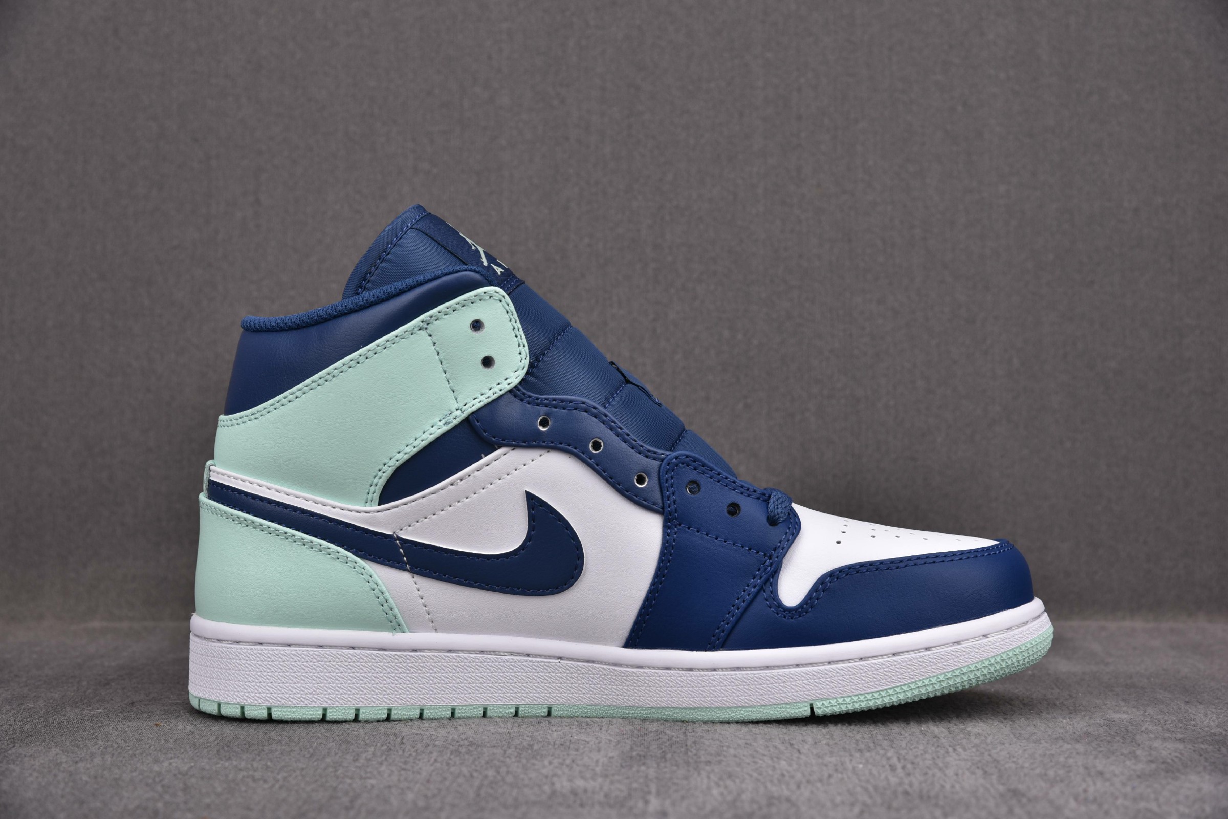 Jordan 1 Mid Mystic Navy Mint Foam / Blue Mint