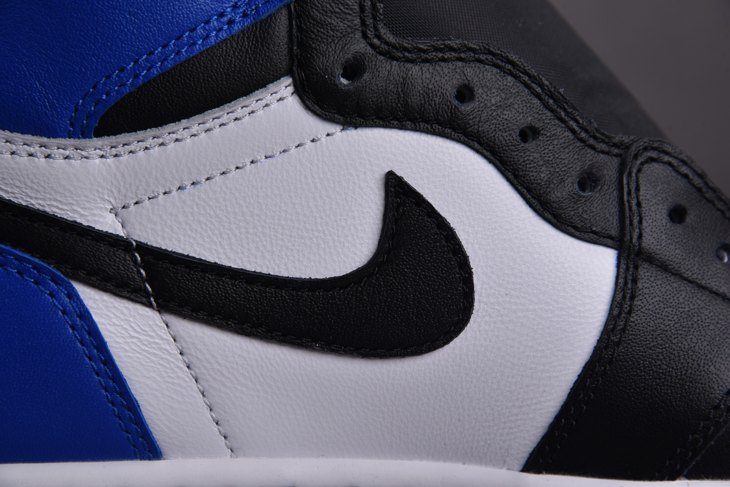 Jordan 1 Retro High Fragment