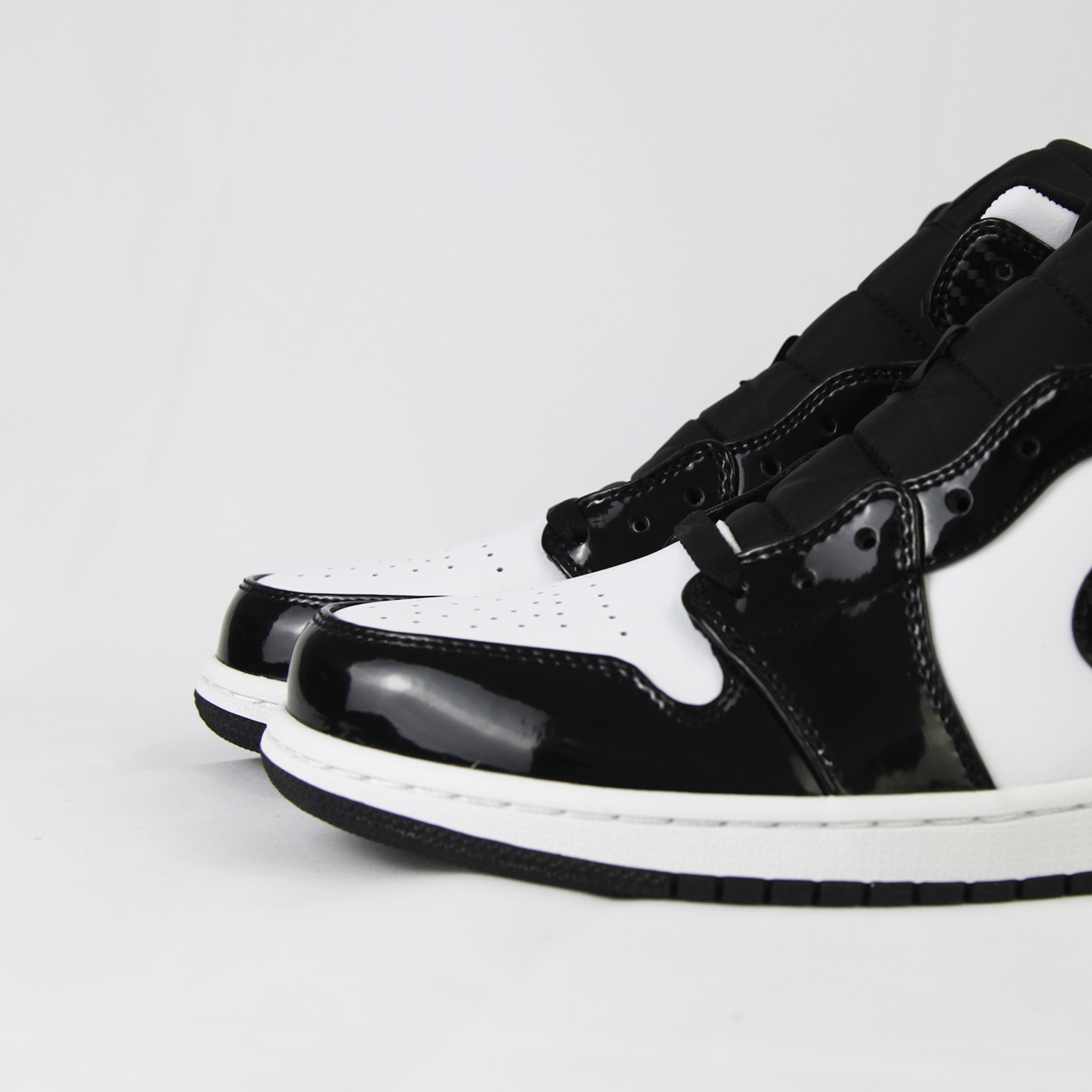 Jordan 1 Mid Carbon Fiber