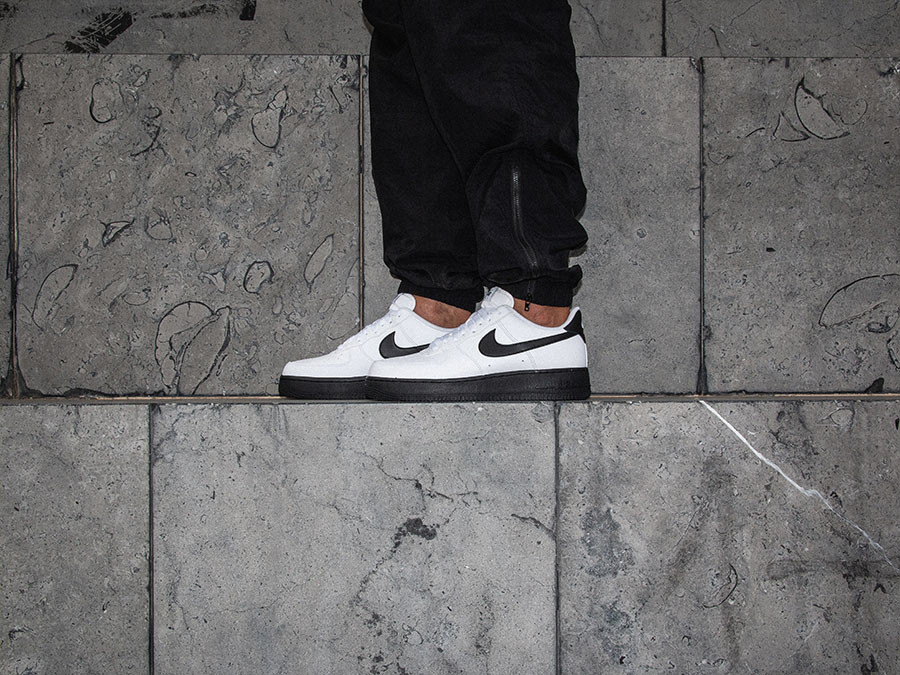 Nike Air Force 1 Low White Black Midsole