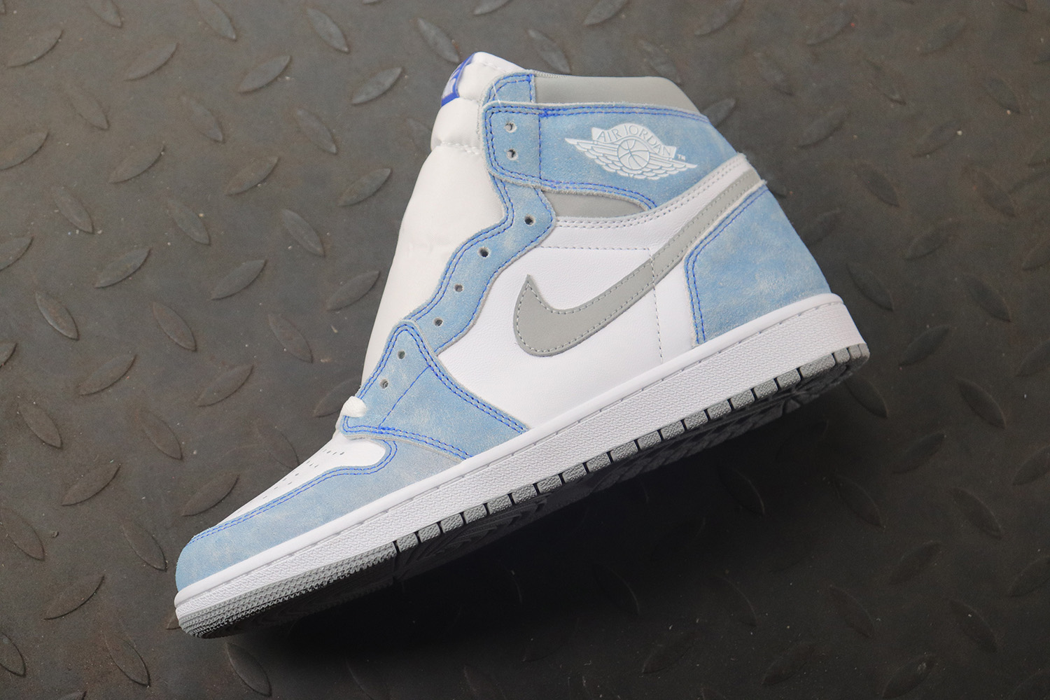 Jordan 1 Retro High OG Hyper Royal