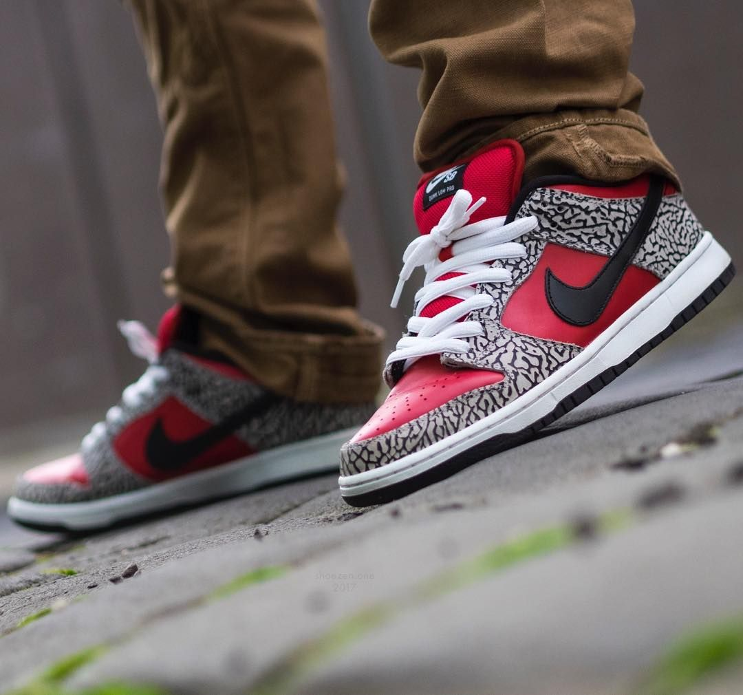 Nike Dunk SB Low Supreme Red Cement