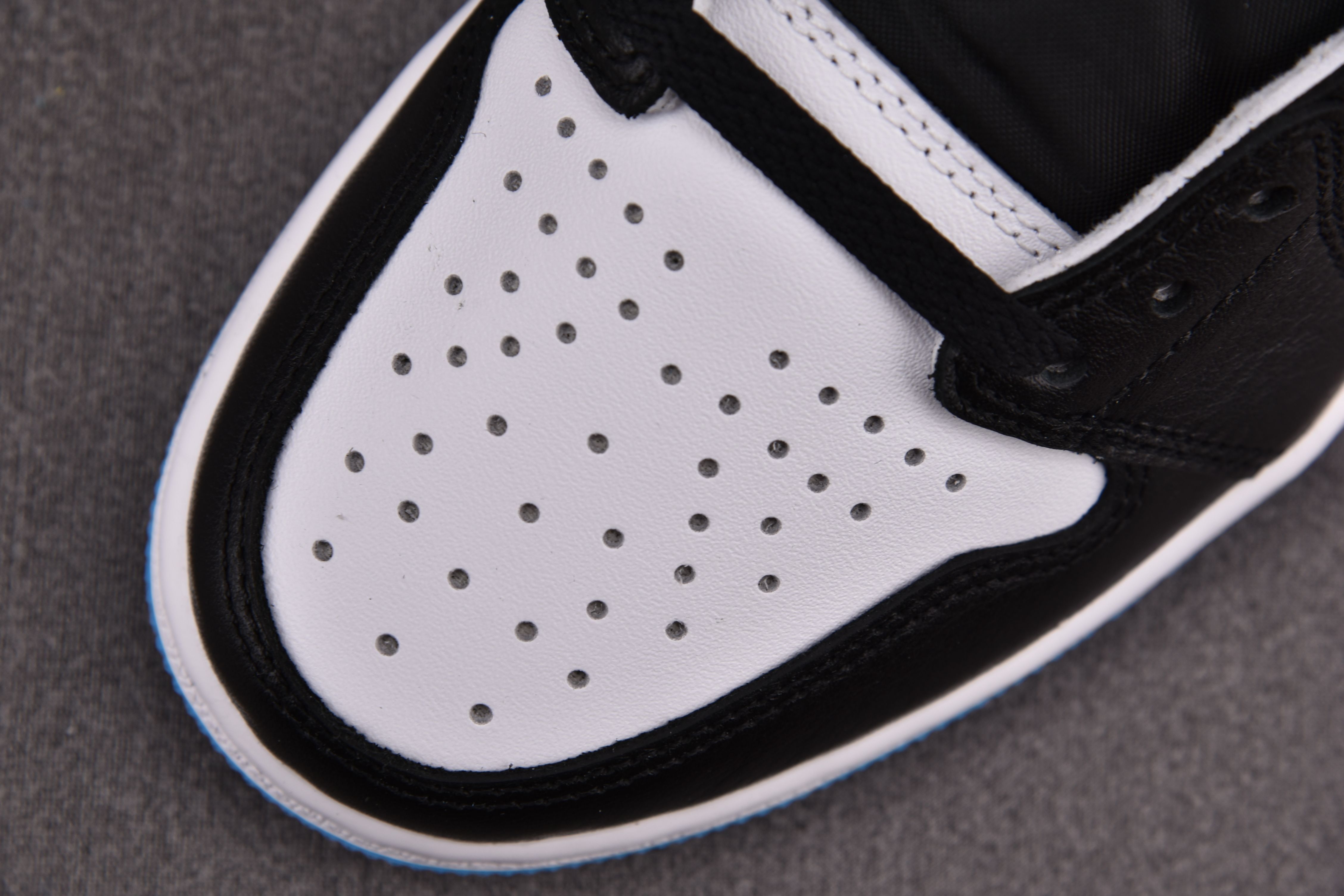 Jordan 1 Retro Low OG UNC