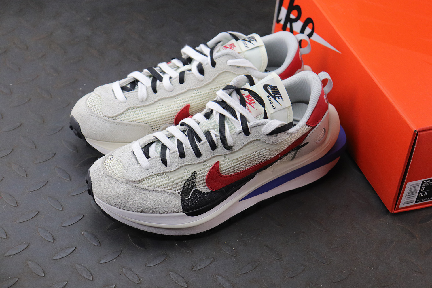 Nike VaporWaffle Sacai Sport Fuchsia