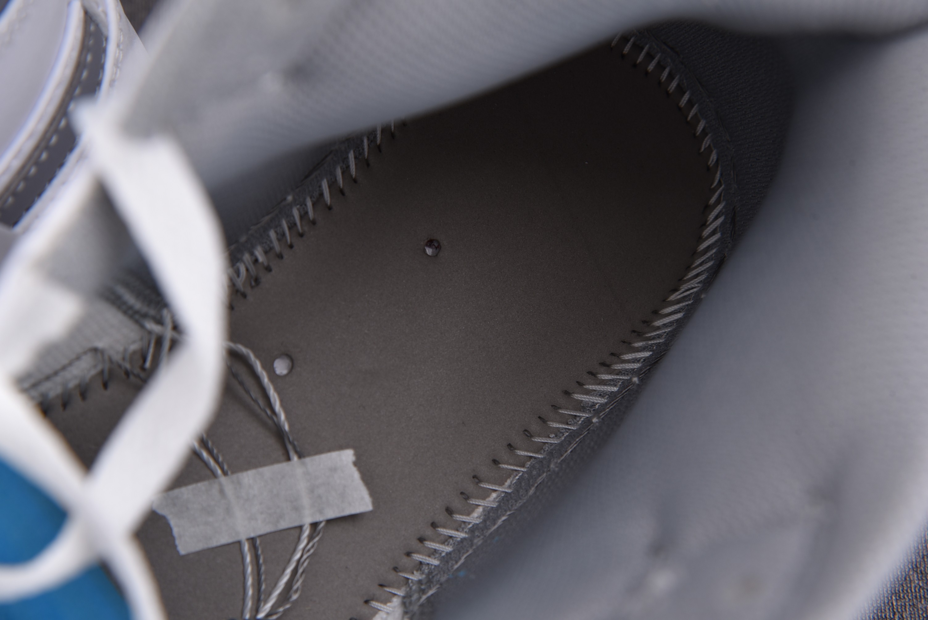 Air Jordan 1 Mid Neutral Grey