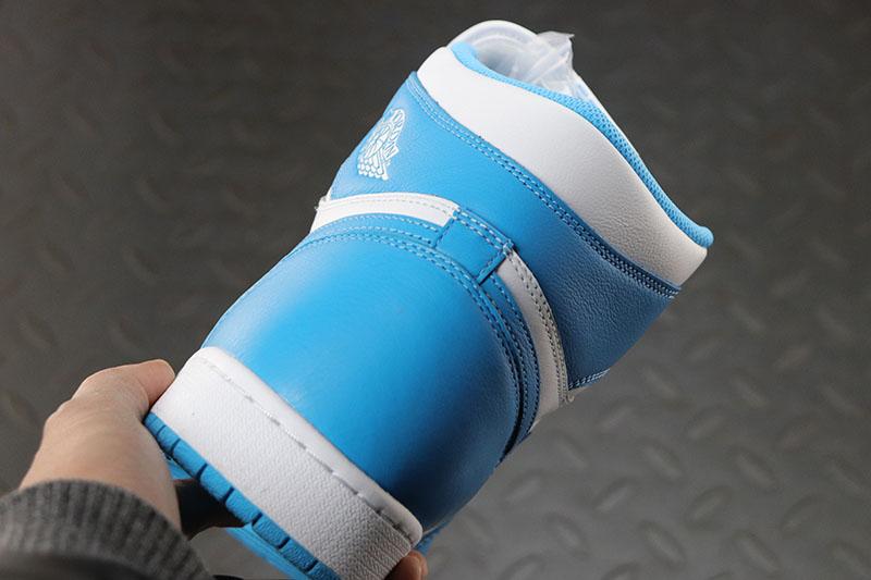 Air Jordan 1 UNC