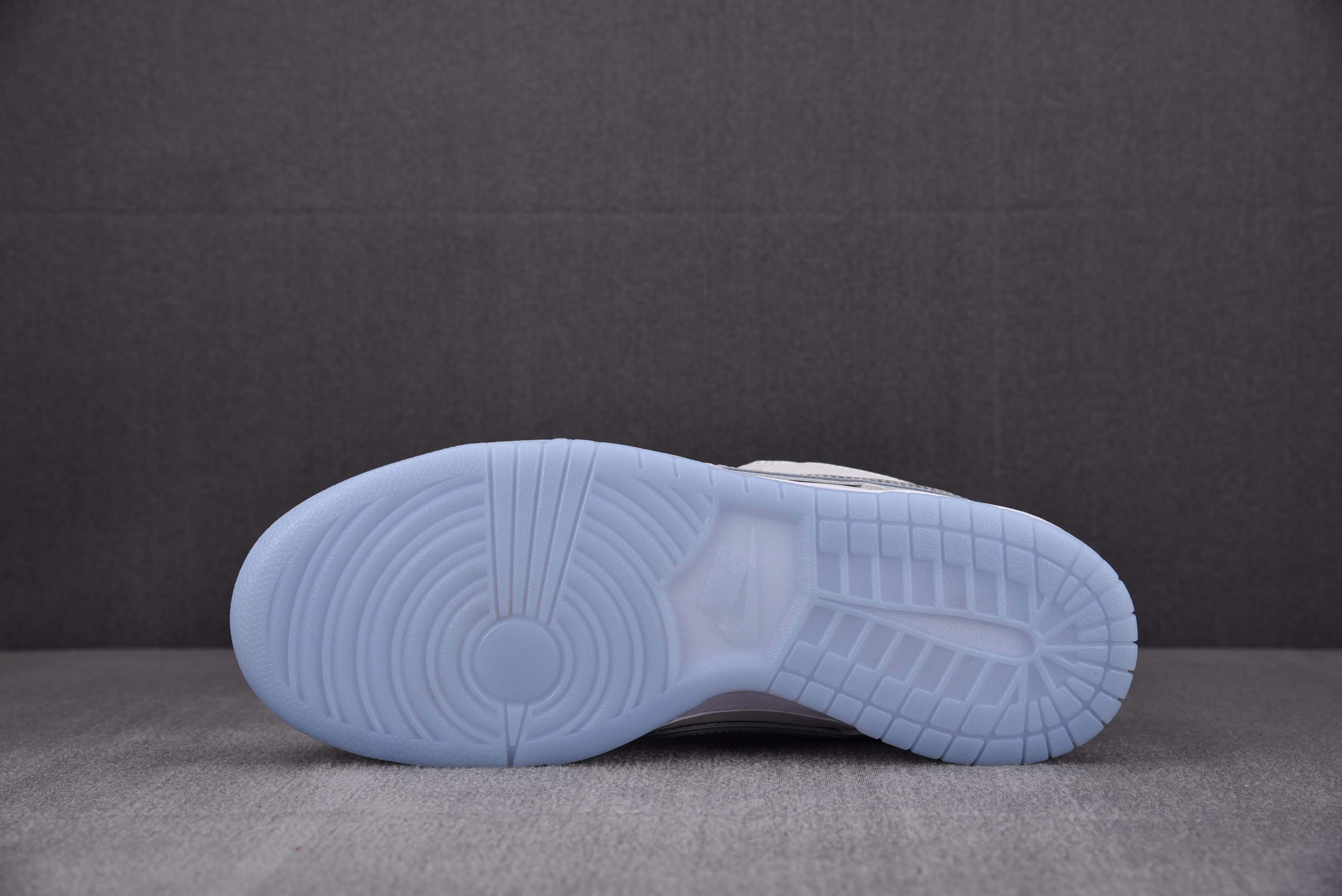 Nike SB Dunk Low White Lobster (Friends and Family)(Black Ruber Ring)