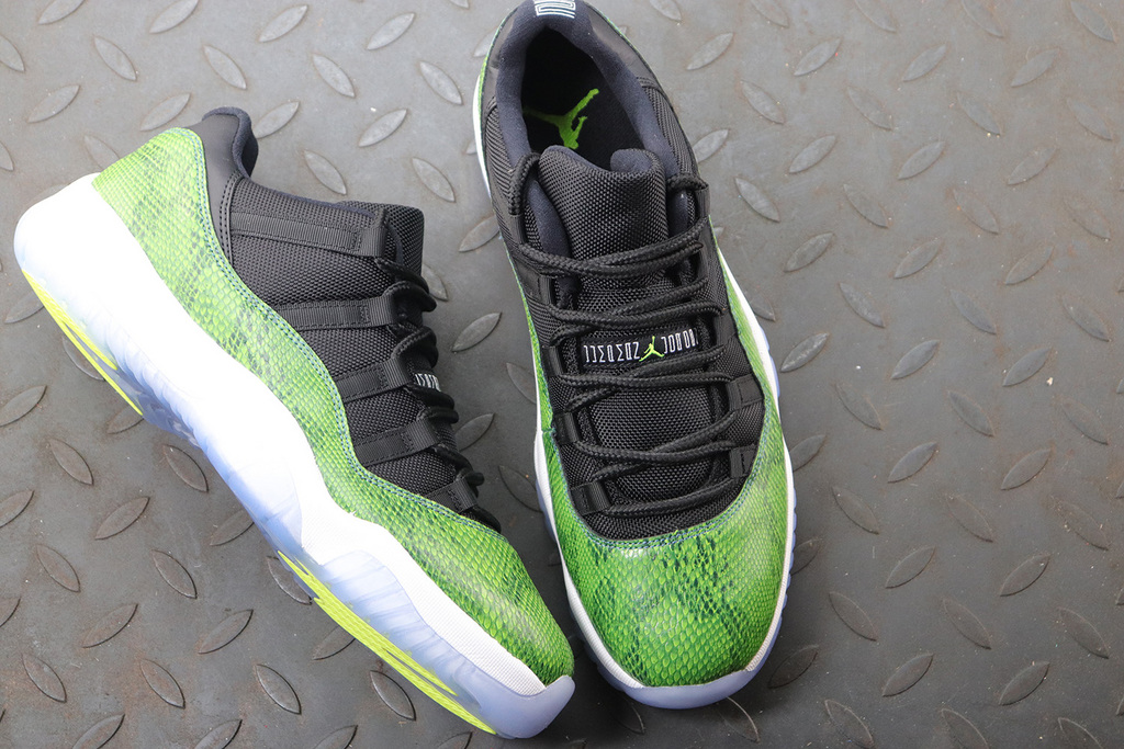 Air Jordan 11 Retro Low Nightshade