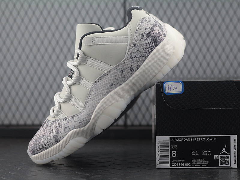 Air Jordan 11 Low SE Snakeskin Light Bone