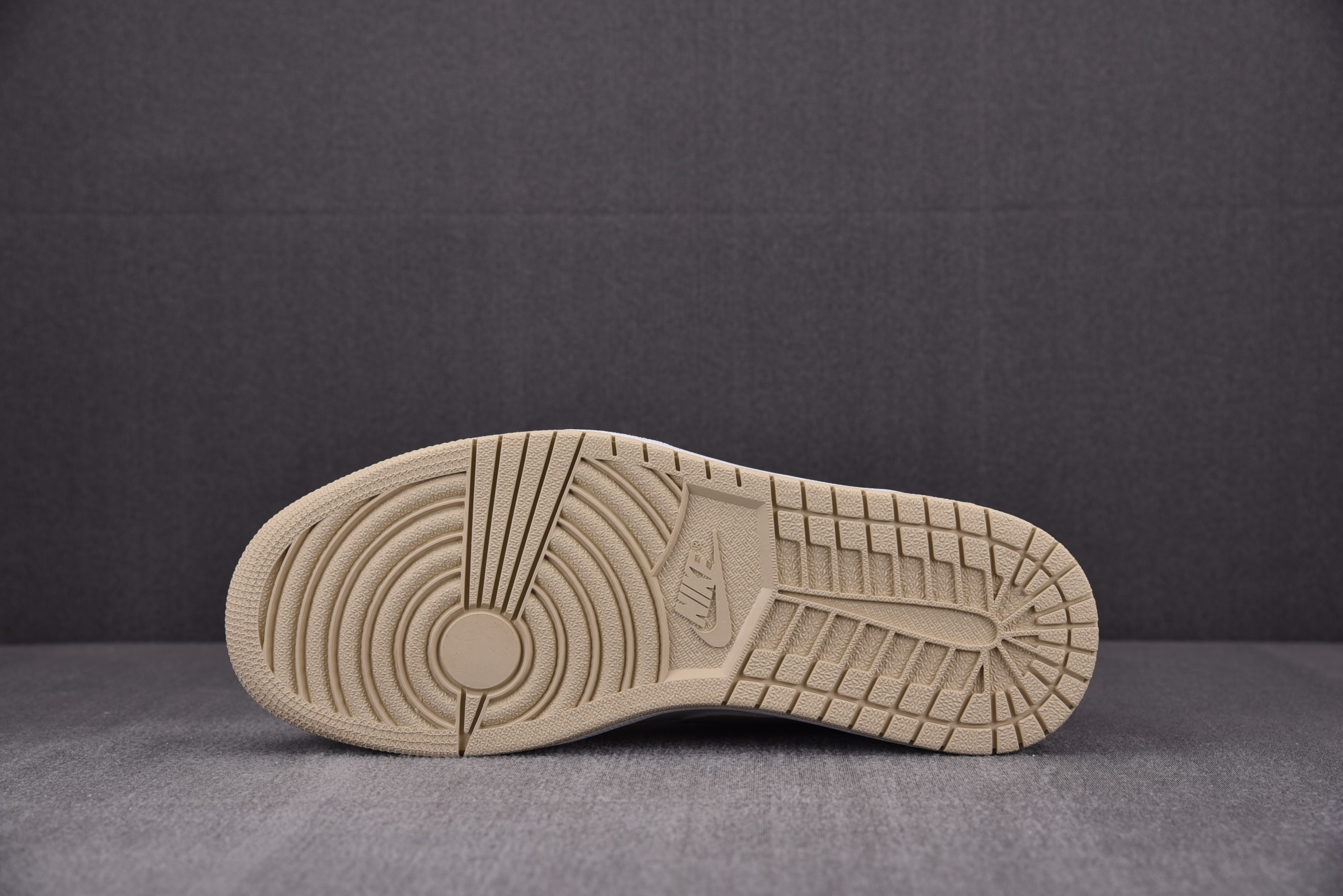 Jordan 1 Low SE Sail Rattan University Red