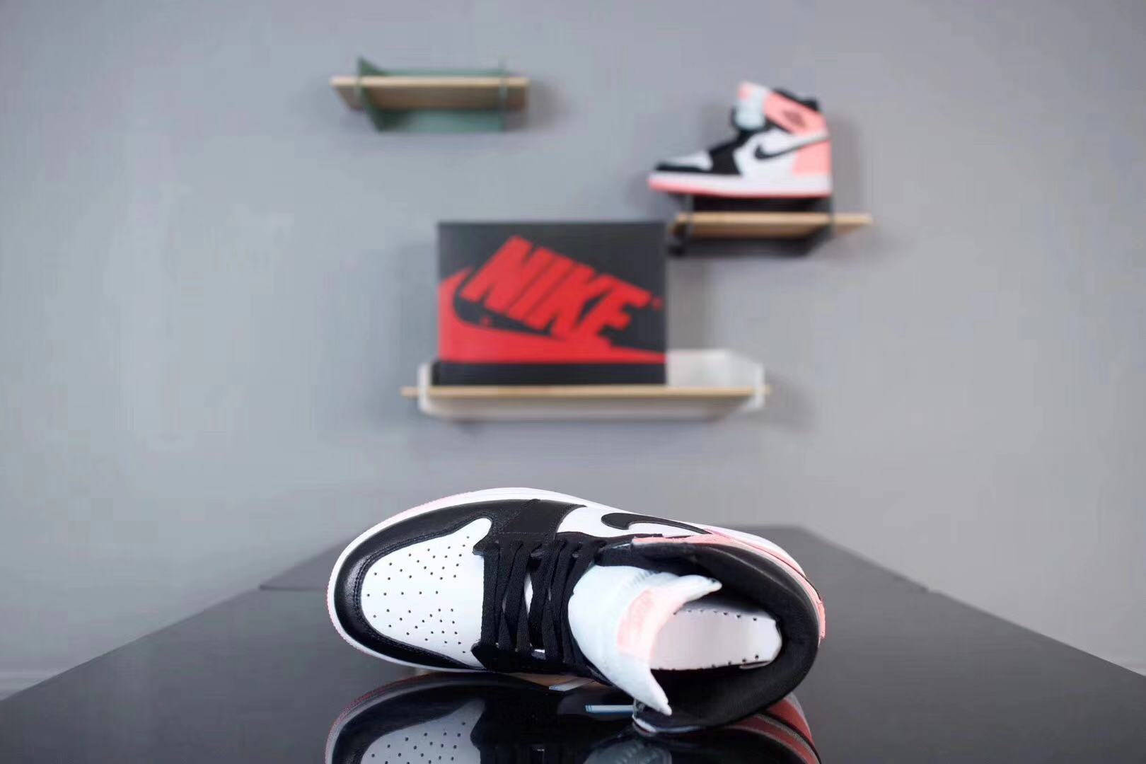 Jordan 1 Retro High Rust Pink