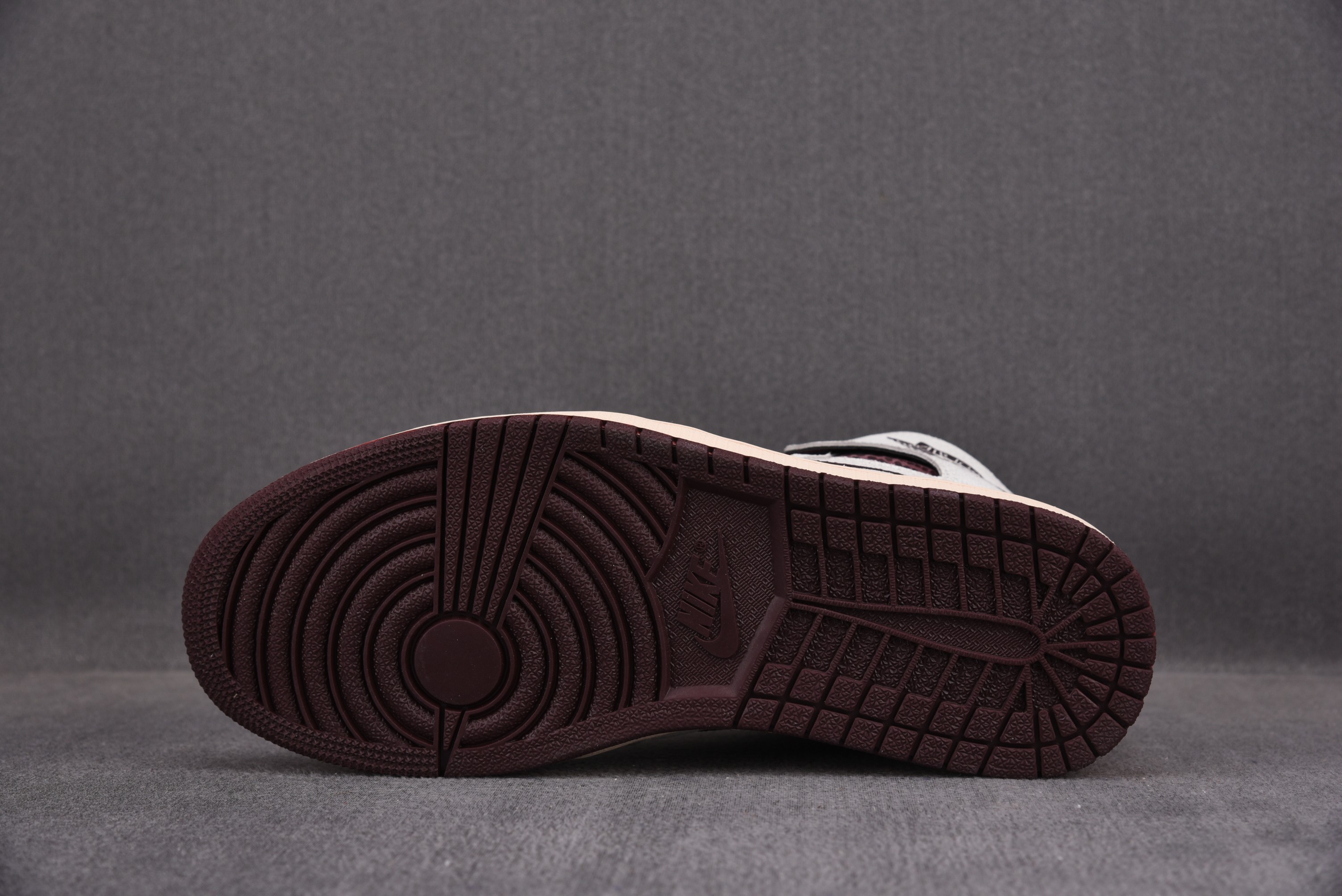 Jordan 1 Retro High OG A Ma Maniére