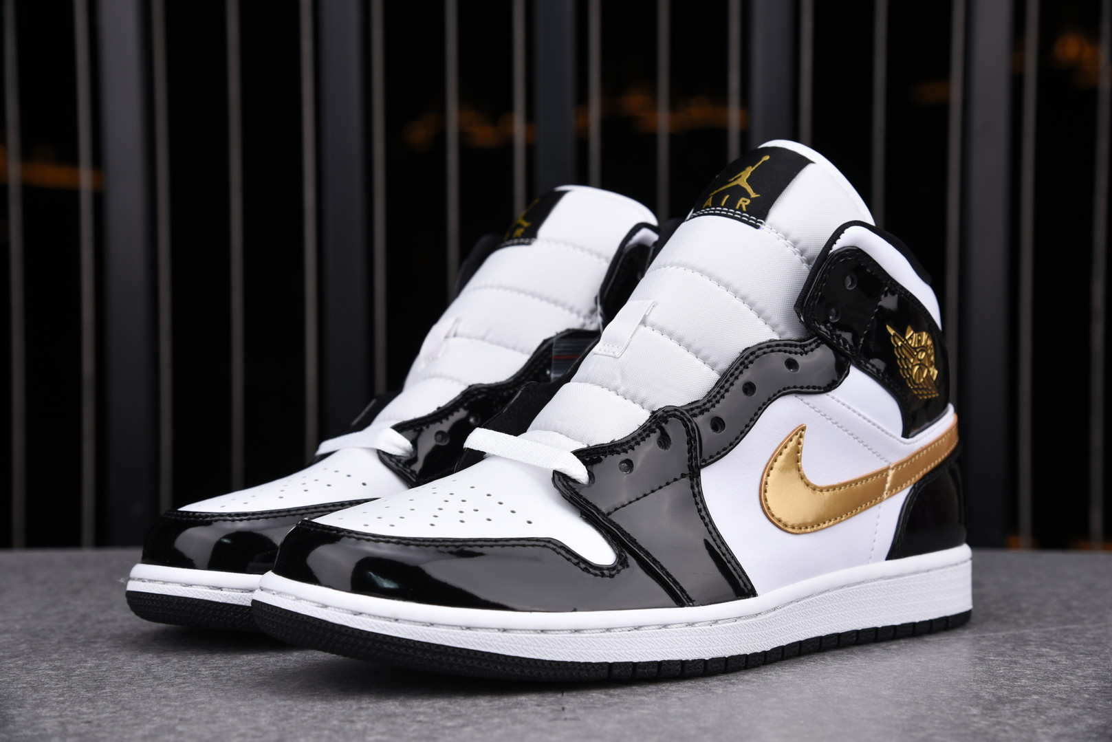 Jordan 1 Mid Patent Black White Gold