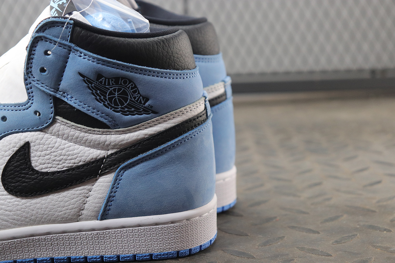 Jordan 1 Retro High White University Blue Black