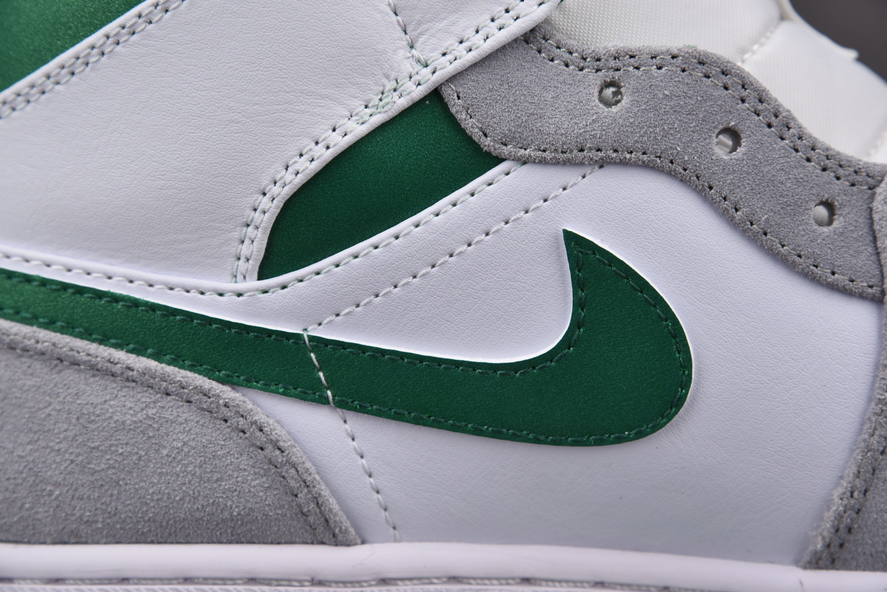 Jordan 1 Mid SE Grey Green