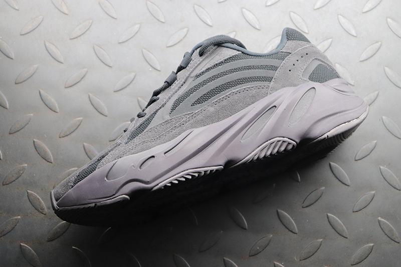 Adidas Yeezy Boost 700 V2 Vanta