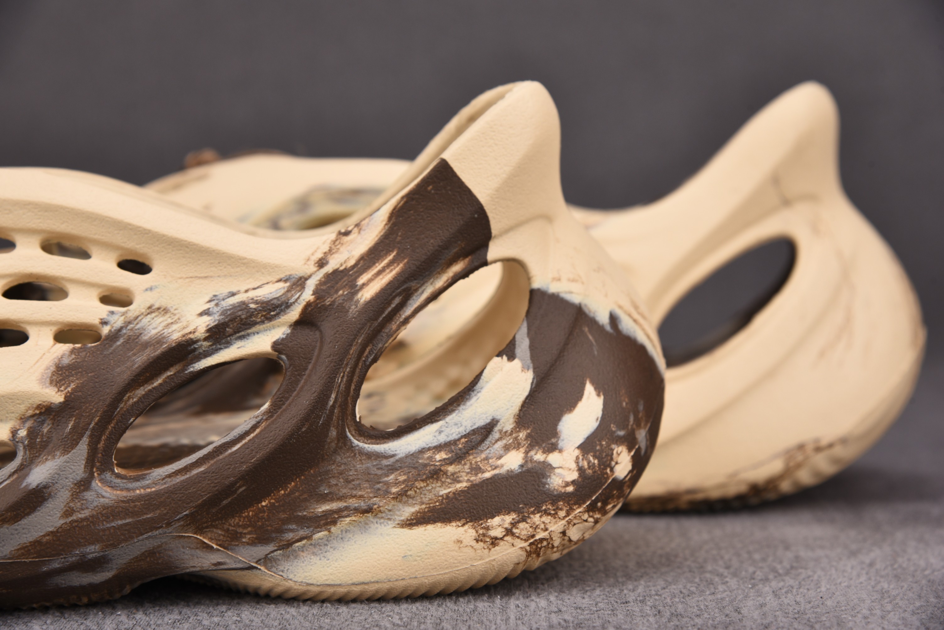 adidas Yeezy Foam RNNR MX Cream Clay (One Size Smaller!!)