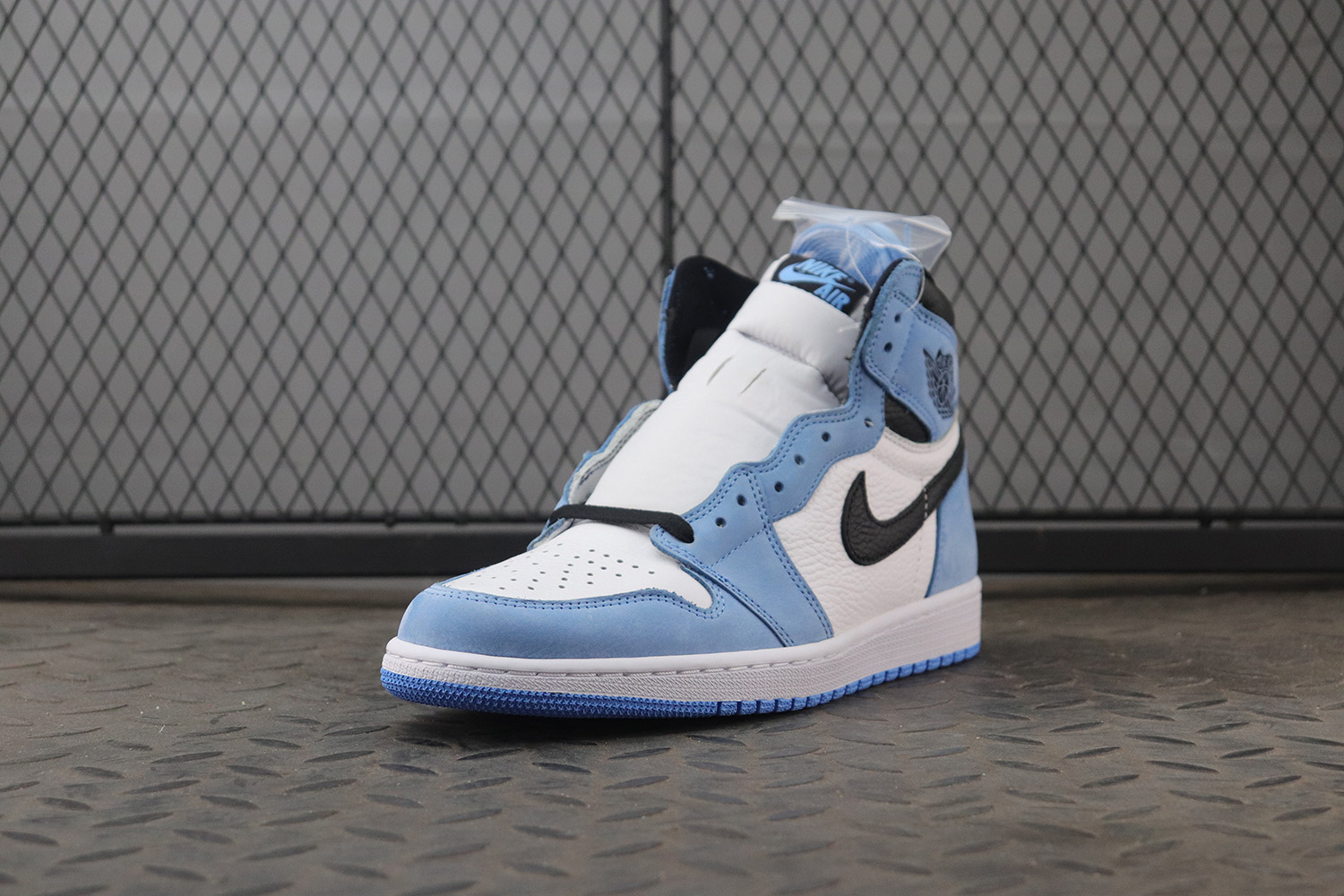 Jordan 1 Retro High White University Blue Black
