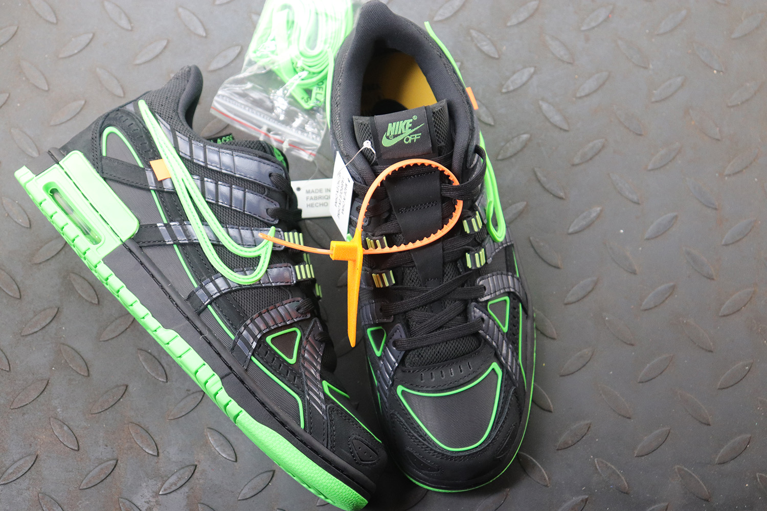 Nike Air Rubber Dunk   Green Strike