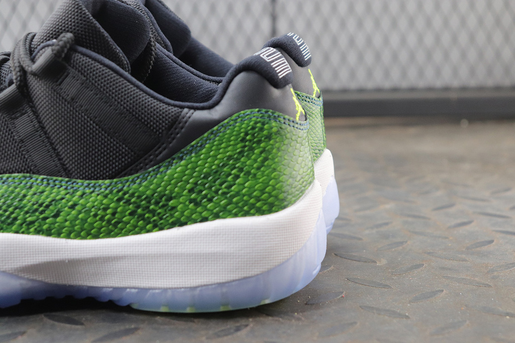 Air Jordan 11 Retro Low Nightshade
