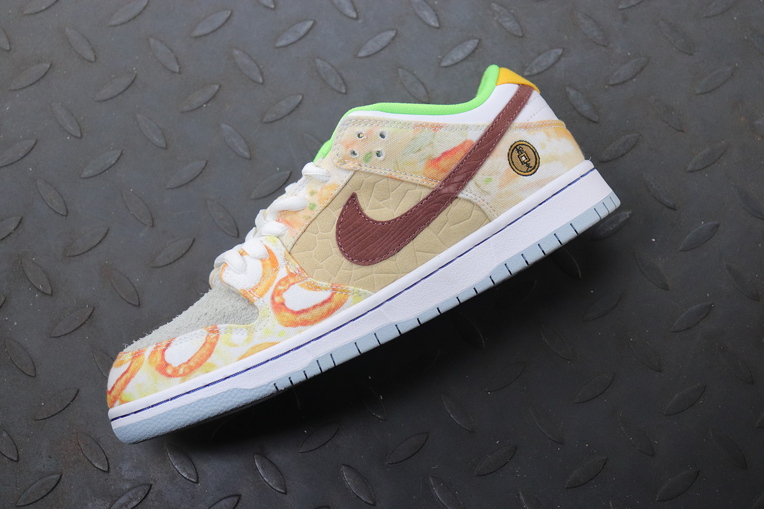 Nike SB Dunk Low Street Hawker