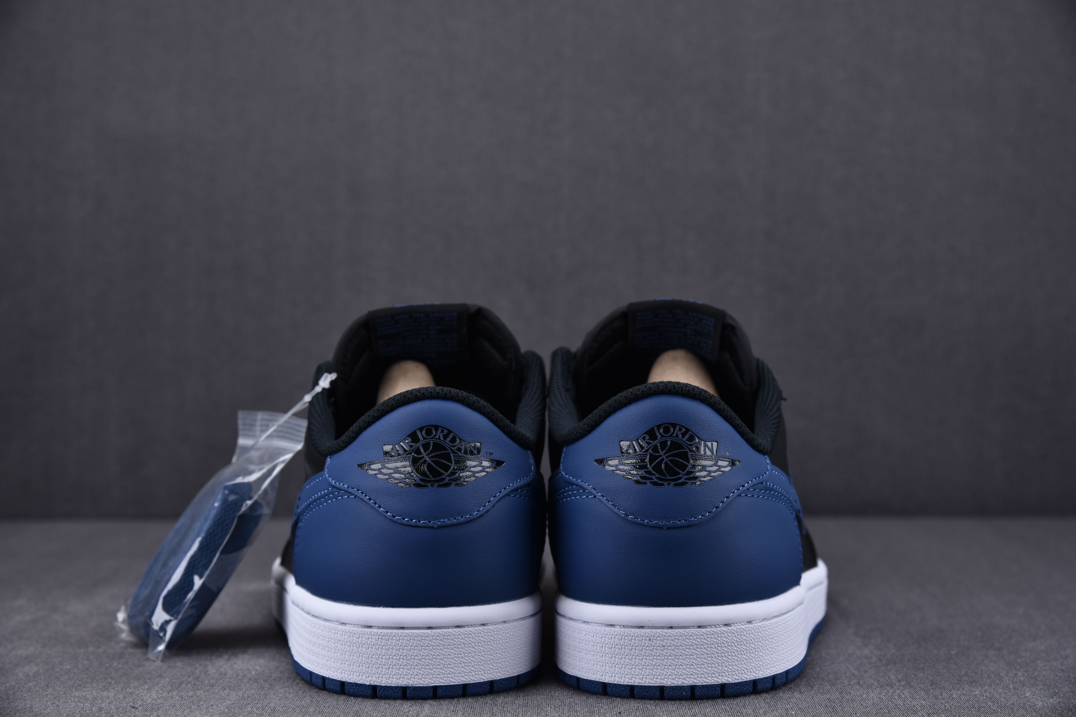 Jordan 1 Retro Low OG Mystic Navy