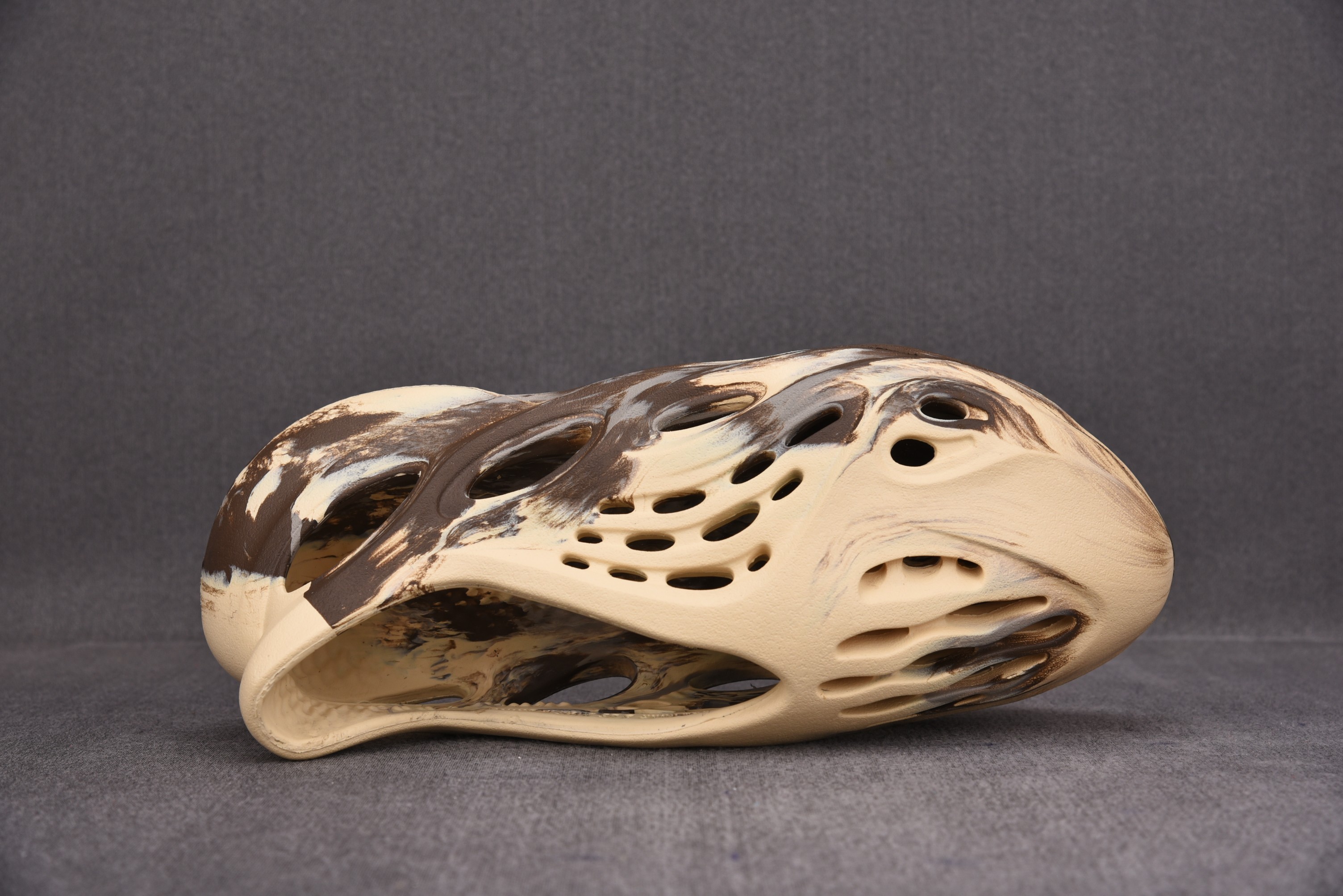 adidas Yeezy Foam RNNR MX Cream Clay (One Size Smaller!!)