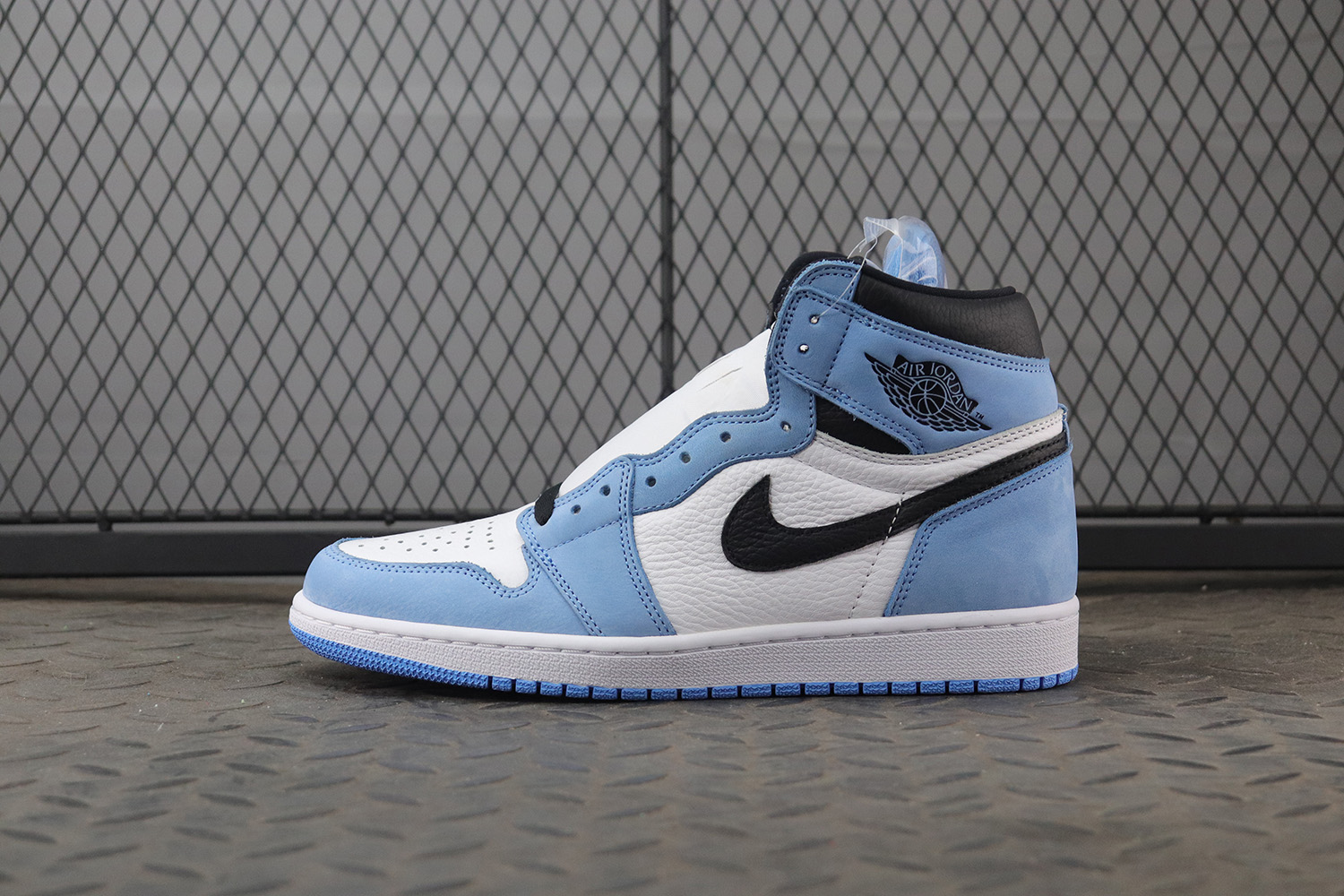 Jordan 1 Retro High White University Blue Black