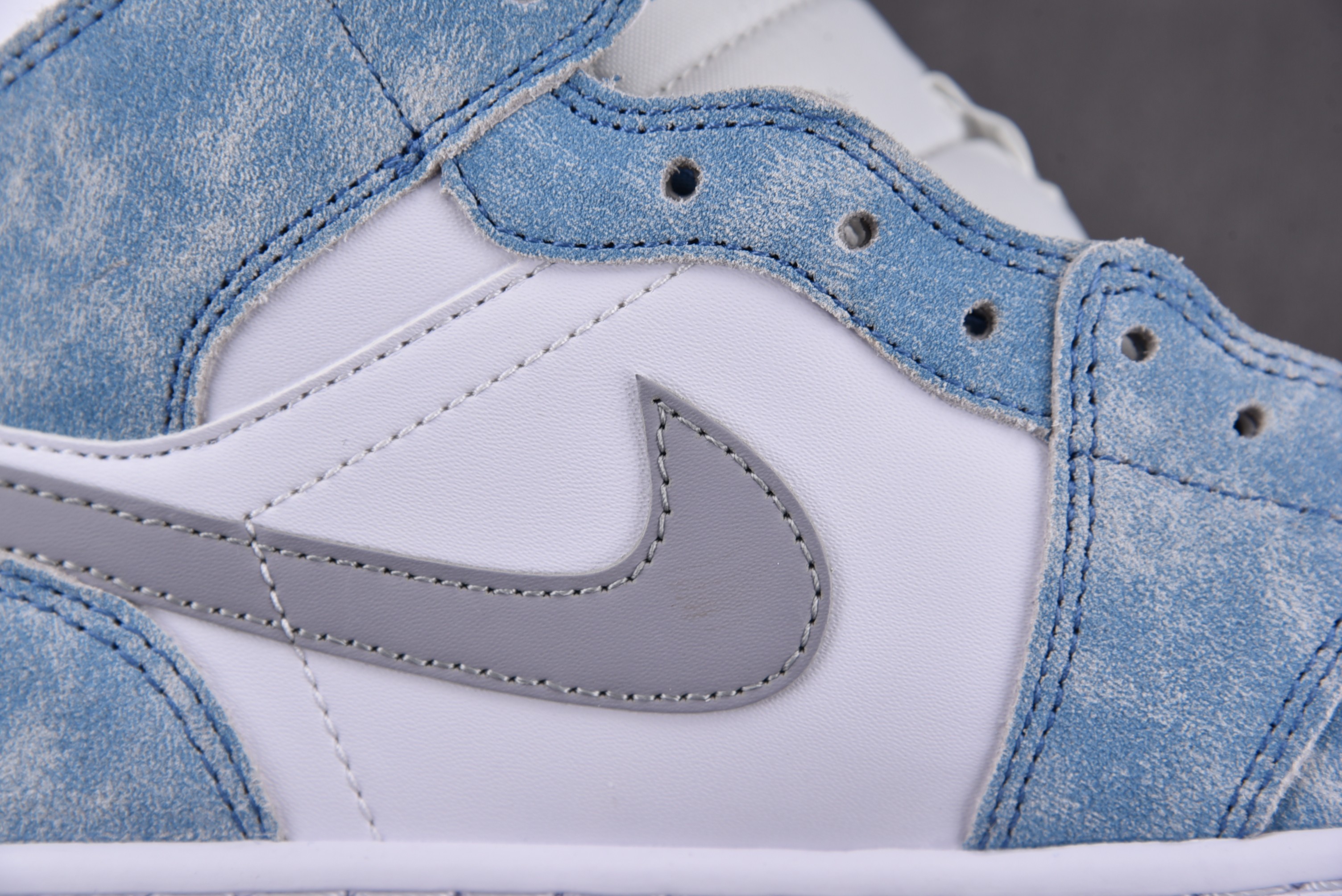 Jordan 1 Mid French Blue Fire Red