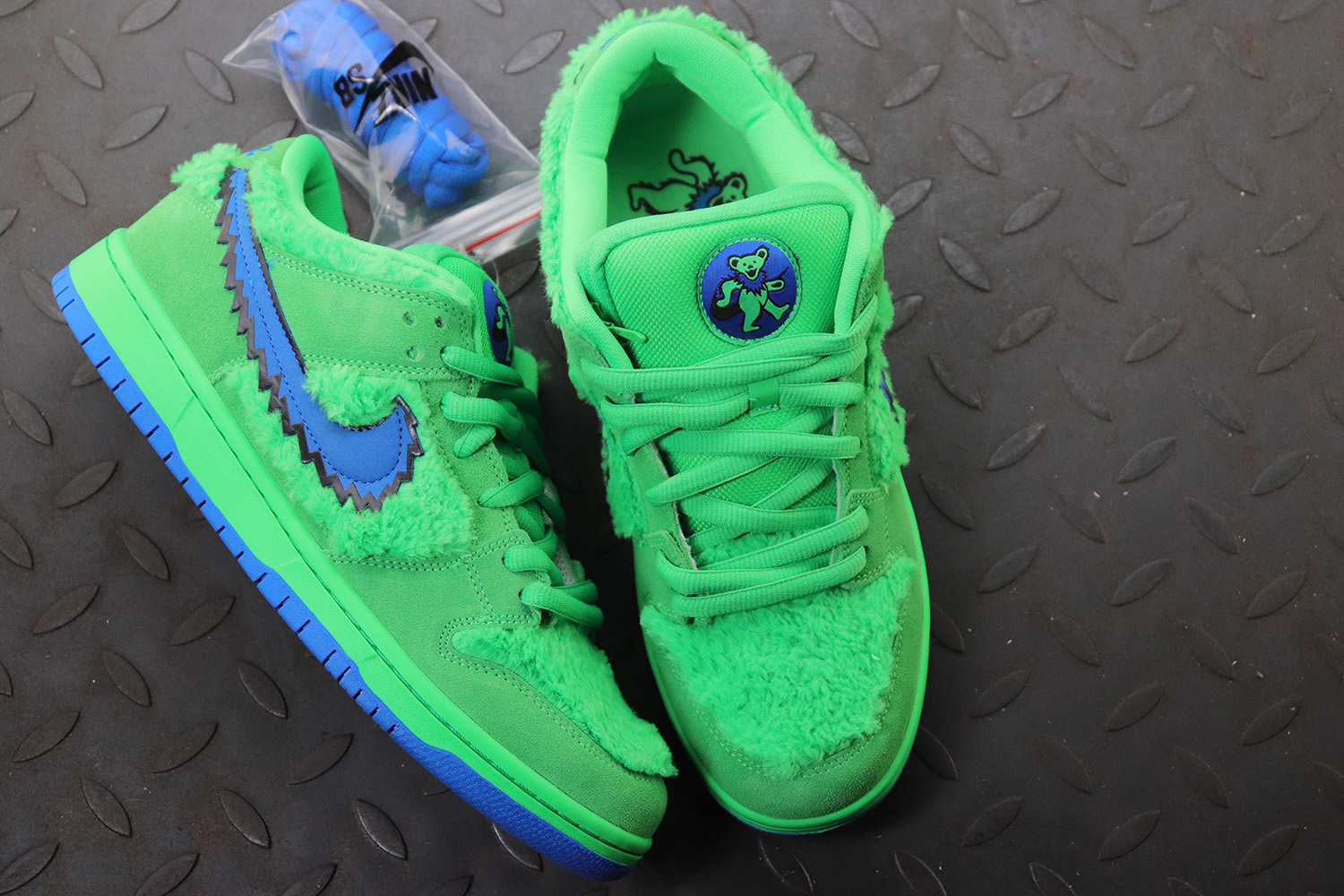 Nike SB Dunk Low Grateful Dead Bears Green/Orange/Yellow