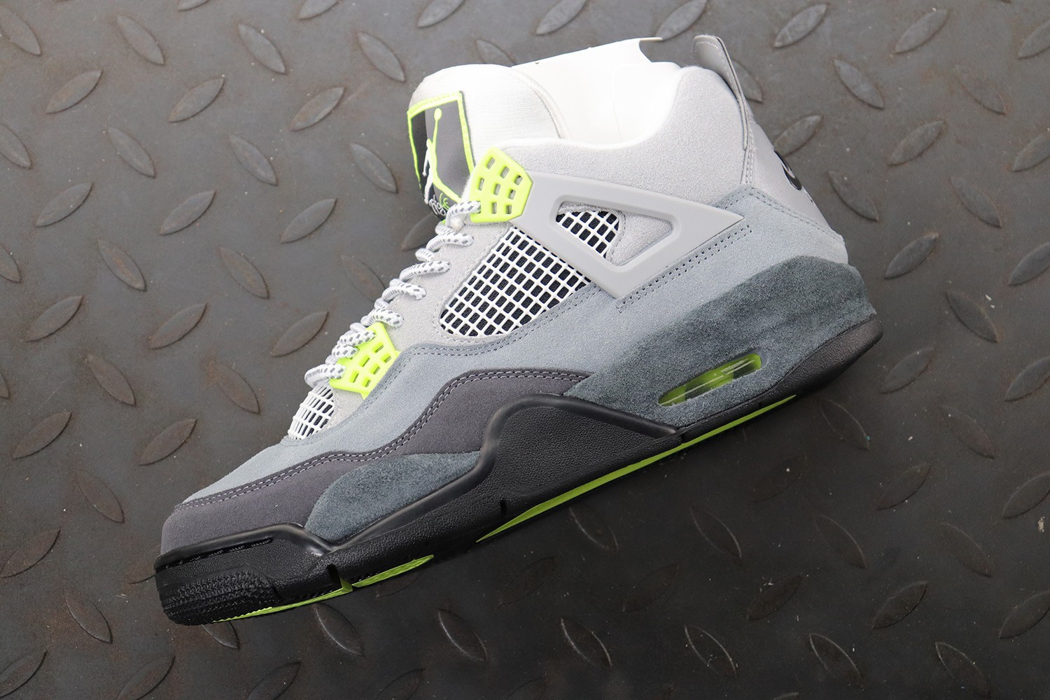 Jordan 4 Retro SE 95 Neon