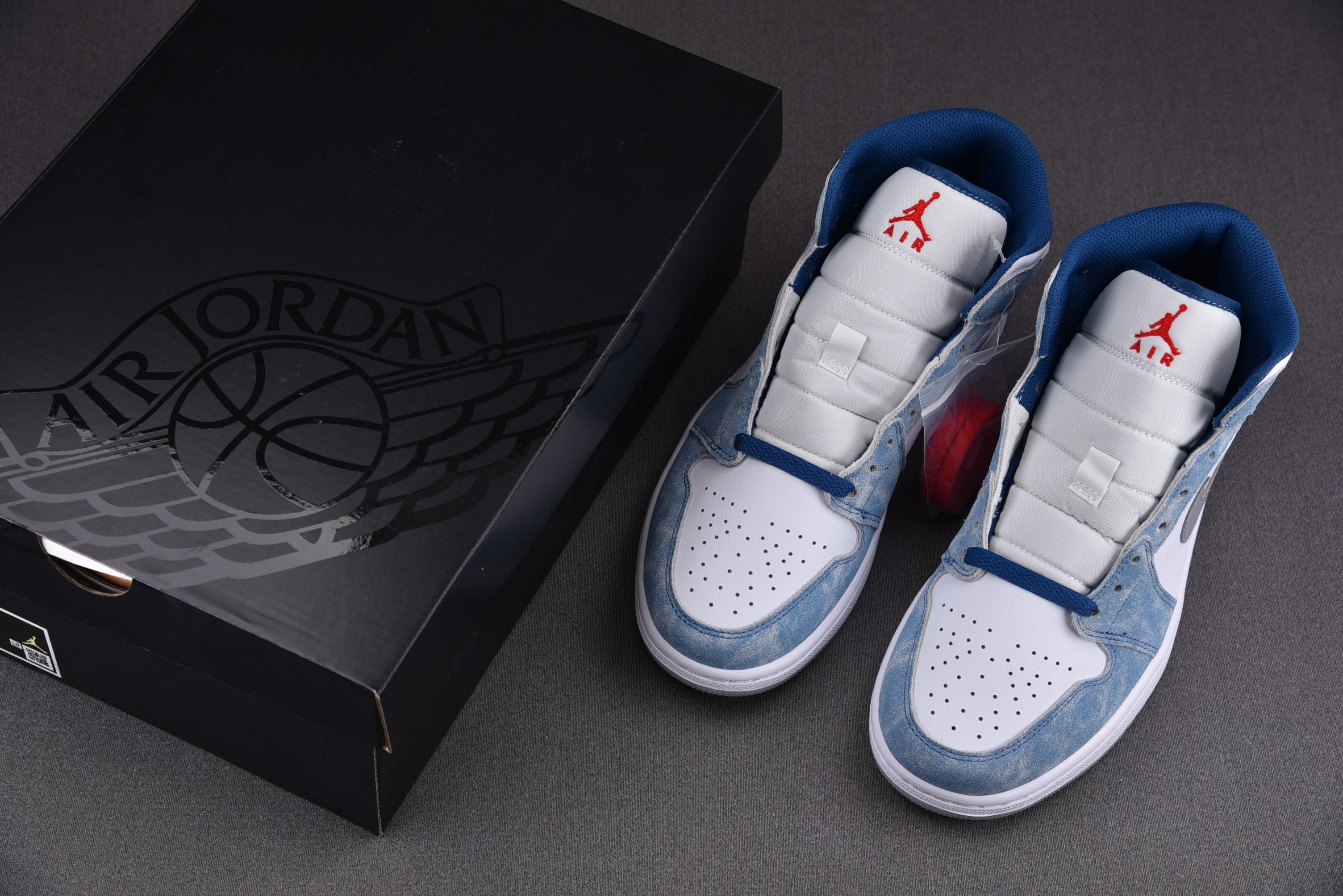 Jordan 1 Mid French Blue Fire Red