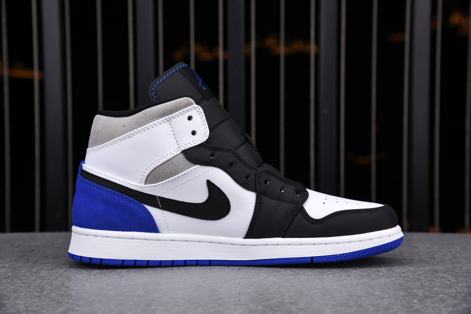 Jordan 1 Mid SE Union Royal