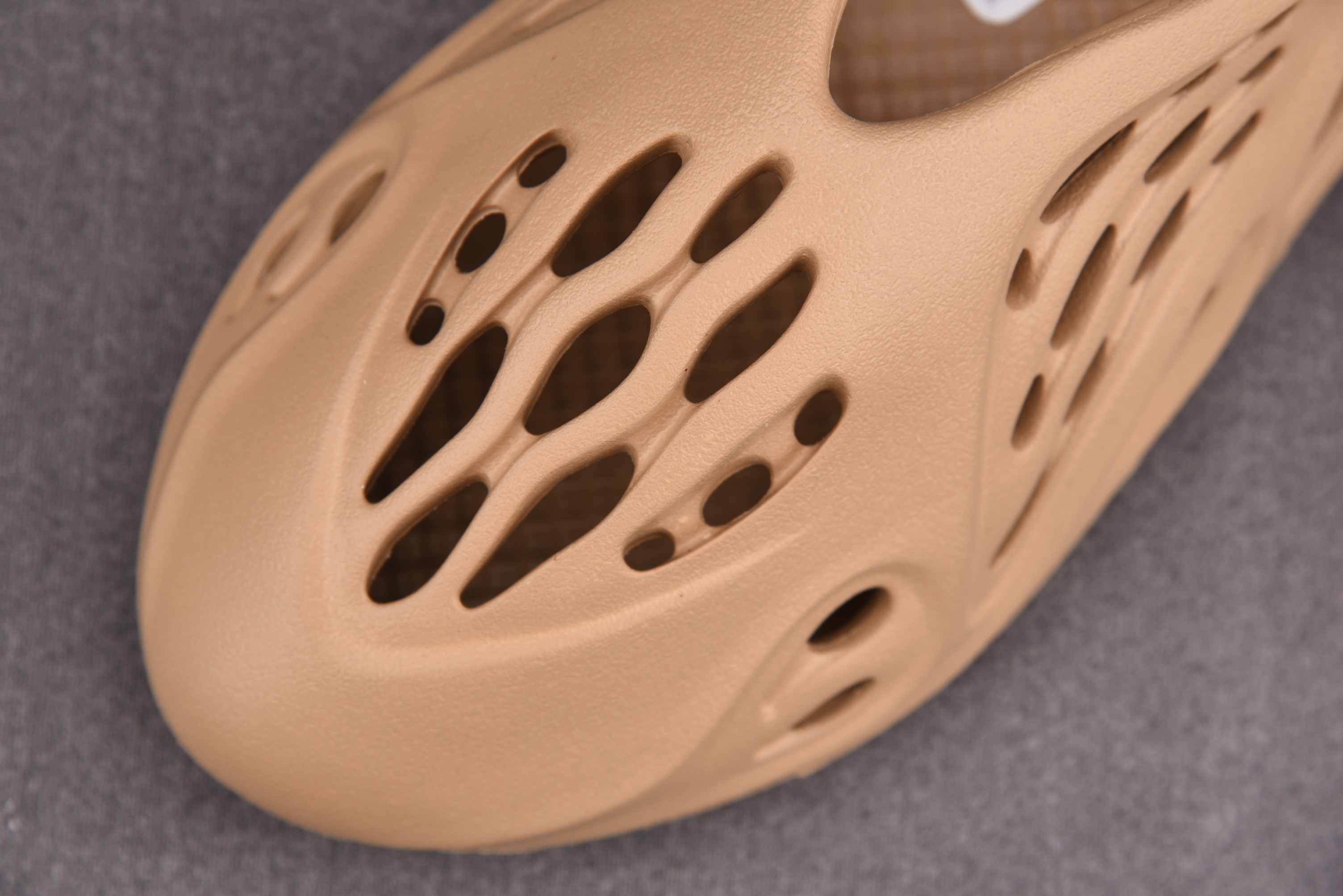 adidas Yeezy Foam RNNR Ochre (One Size Smaller!!)