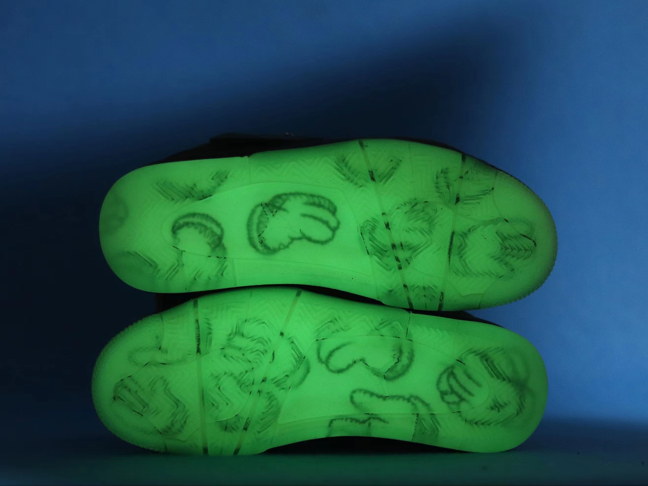 Jordan 4 Retro Kaws Black