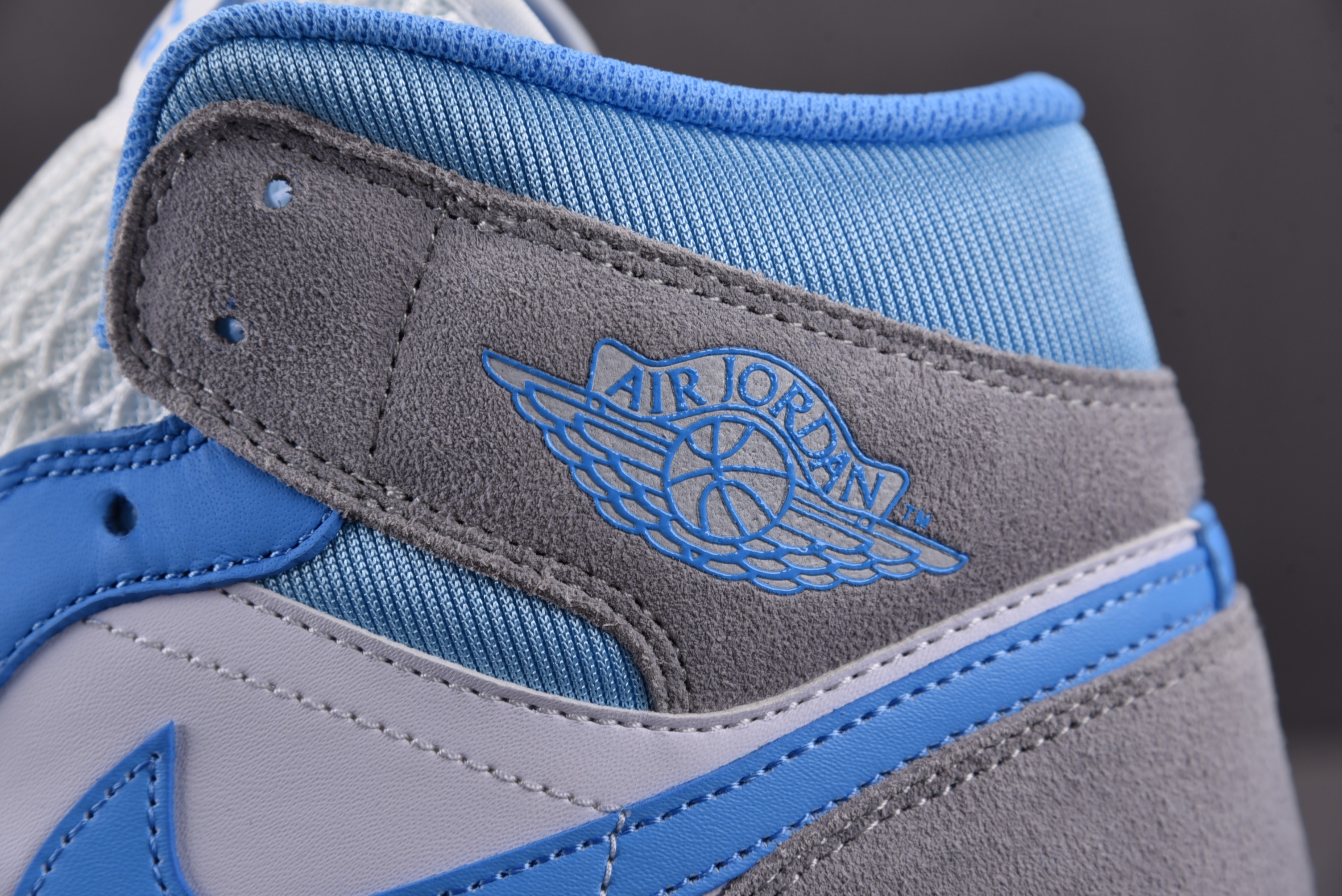 Jordan 1 Mid University Blue Grey