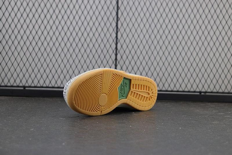 Nike SB Dunk Low Safari