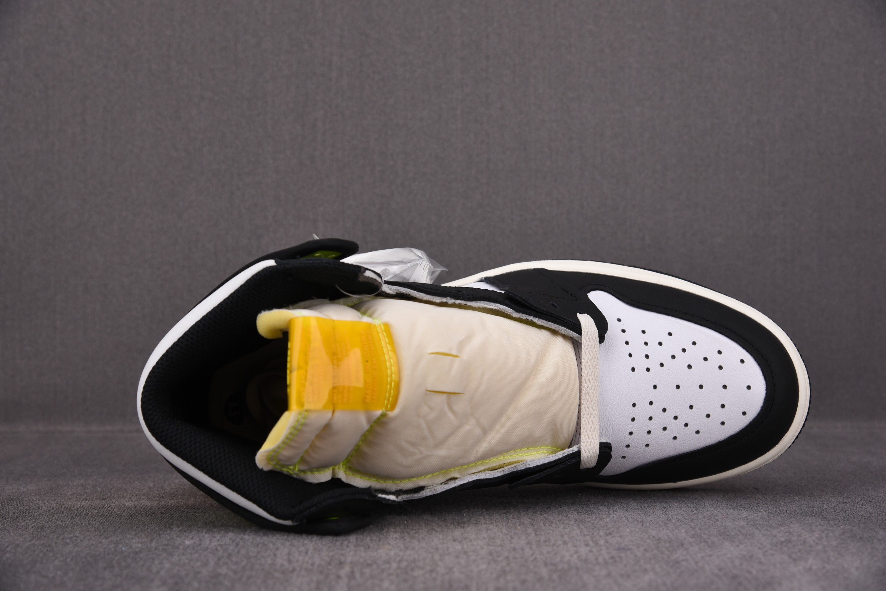 Jordan 1 Retro High White Black Volt University Gold